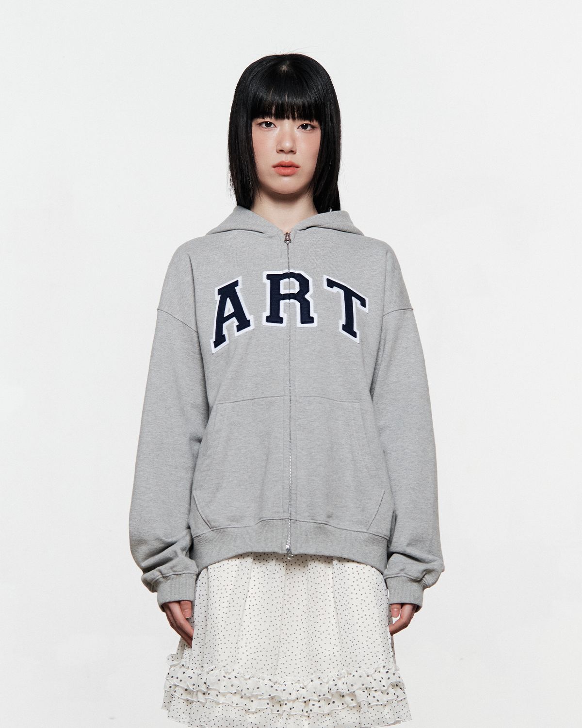 더뮤지엄비지터(THEMUSEUMVISITOR) ART APPLIQUE HOODIE ZIP UP (MELANGE GREY)