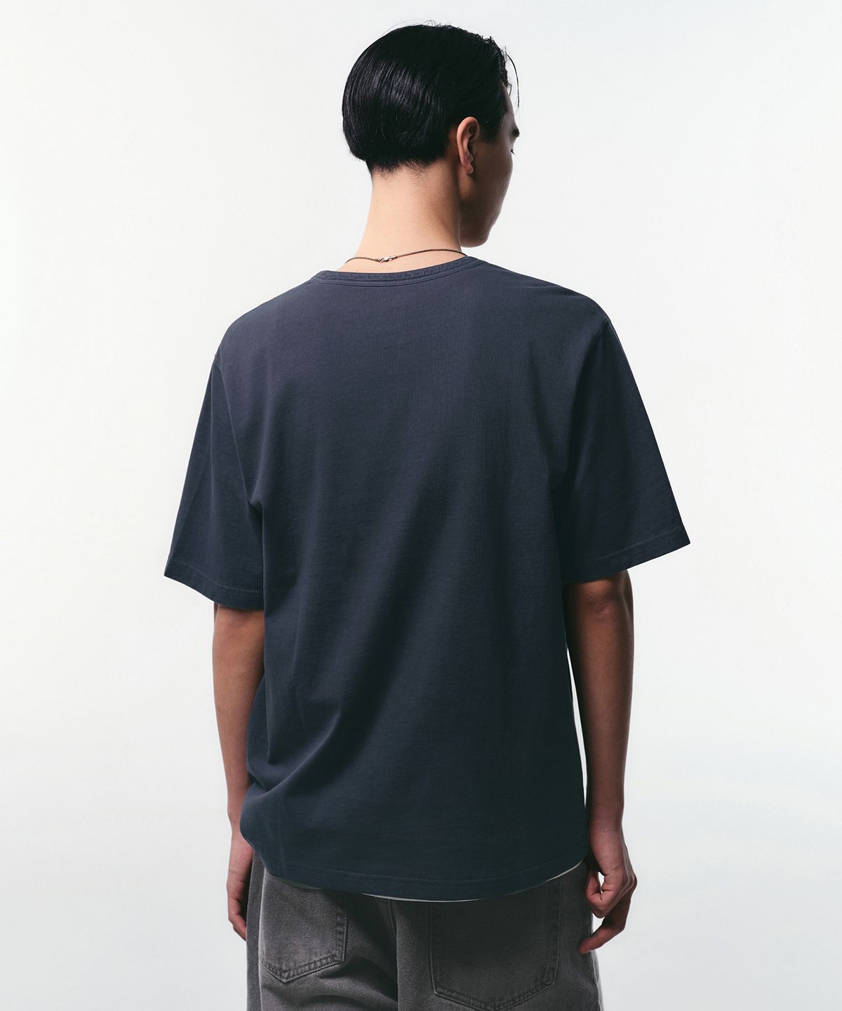 무신사 스탠다드(MUSINSA STANDARD) 피그먼트 헨리 넥 티셔츠 [네이비]