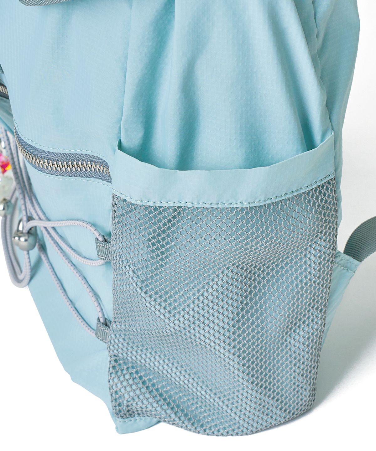 락피쉬웨더웨어(ROCKFISH WEATHERWEAR) [× ILLIT] FLAP BACKPACK - SKY BLUE