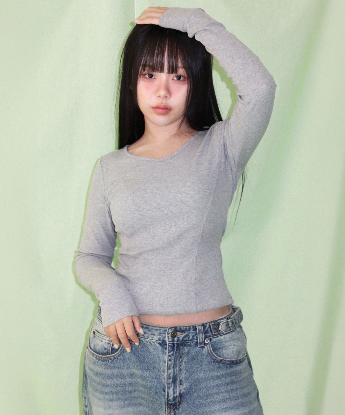 레더리(LEATHERY) [레더리X아네딘] 슬림핏 브이넥 리브드 롱슬리브 [MELANGE]
