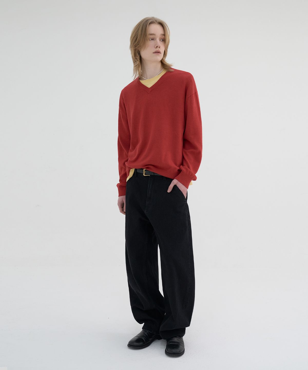 노운(NOUN) crop V neck knit (red)
