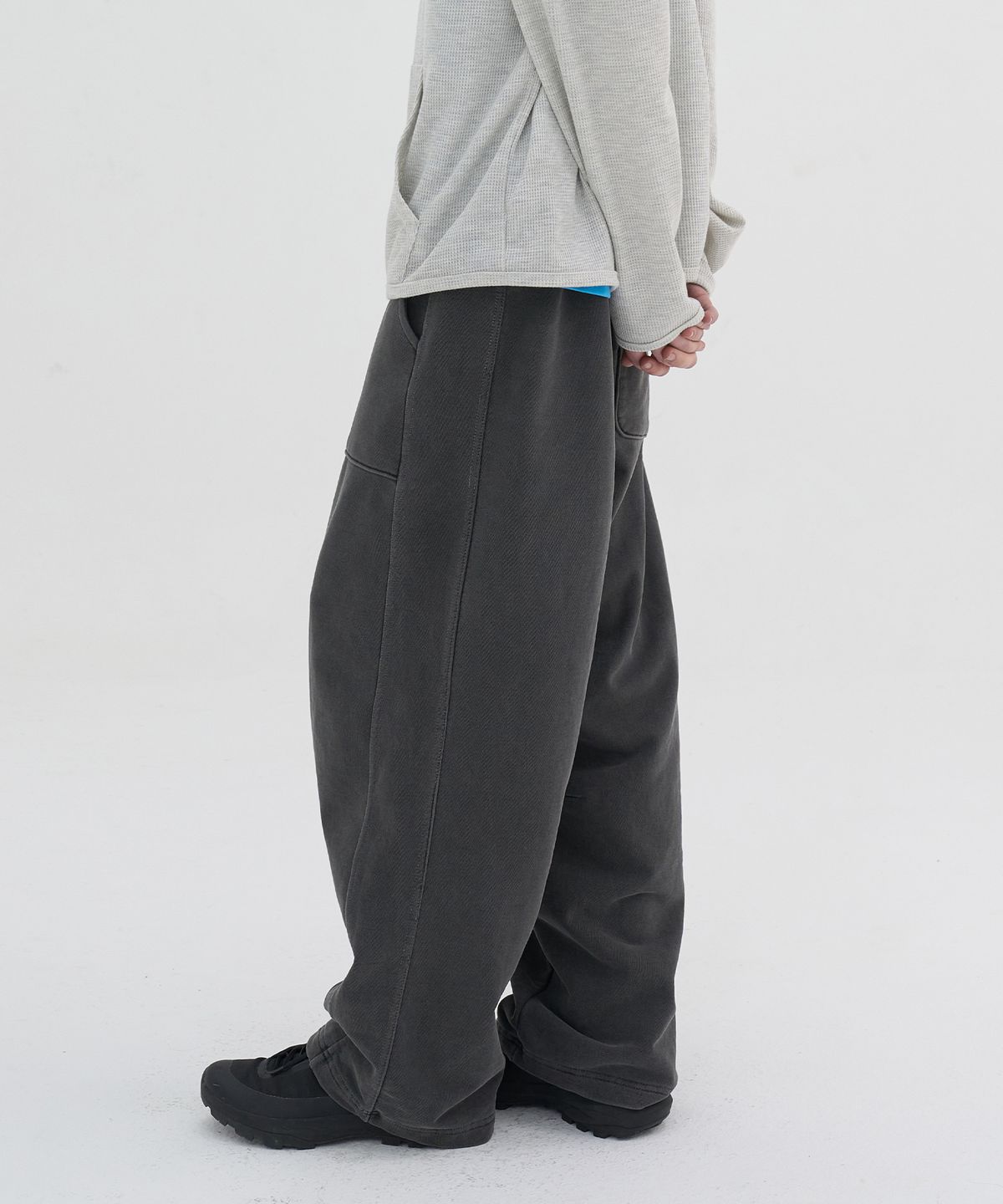 노운(NOUN) faded sweat pants (charcoal)