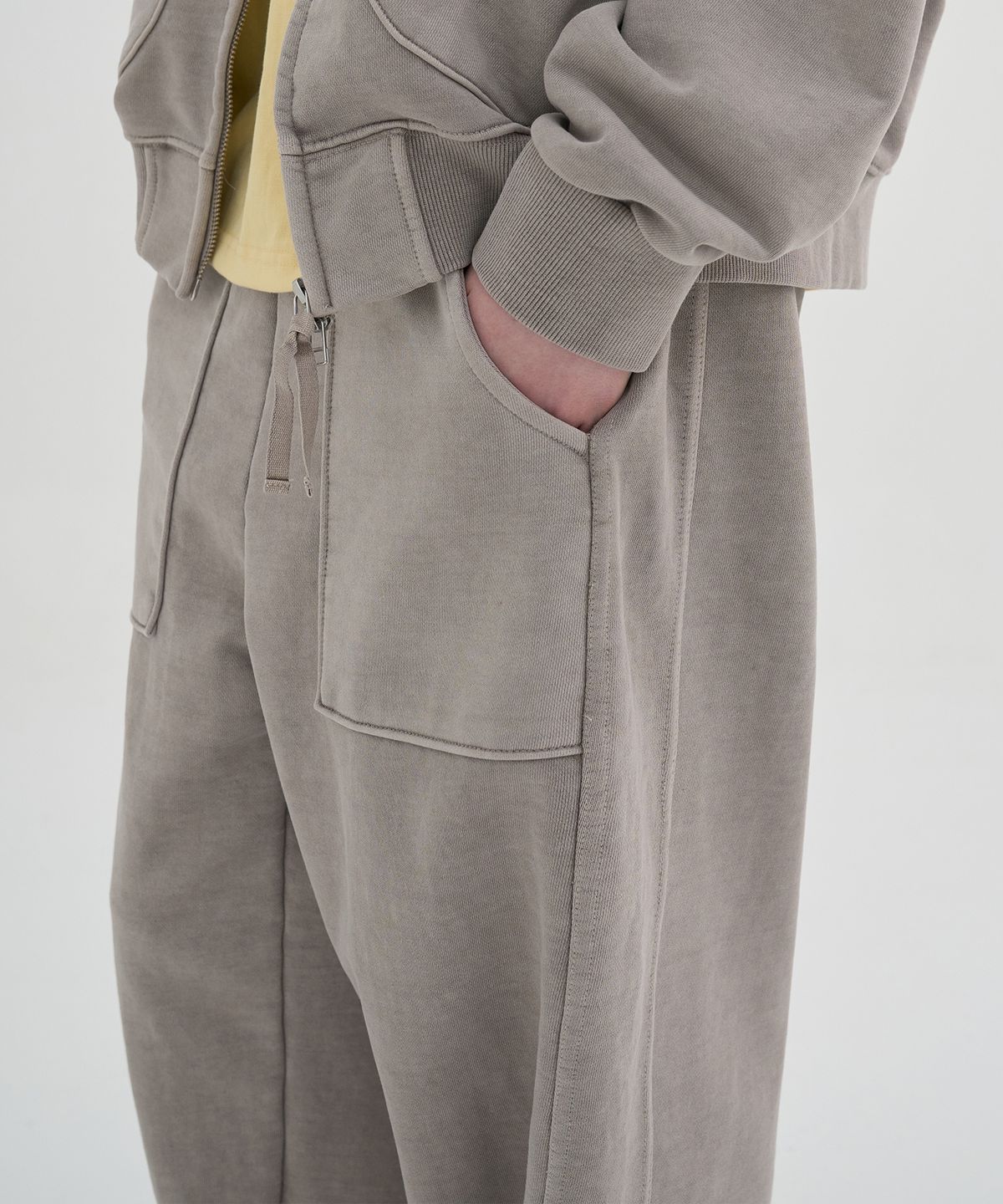 노운(NOUN) faded sweat pants (mocha beige)