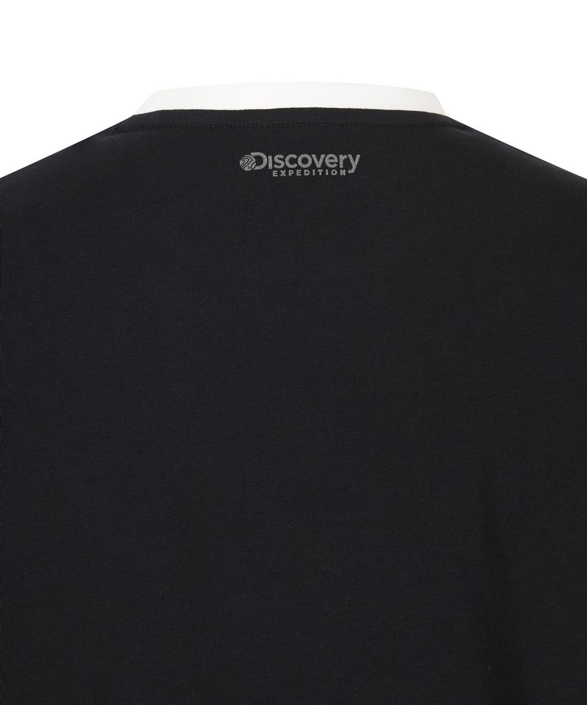 디스커버리 익스페디션(DISCOVERY EXPEDITION) 여성 프레시벤트 레터링 세미크롭 링거티셔츠 (BLACK)
