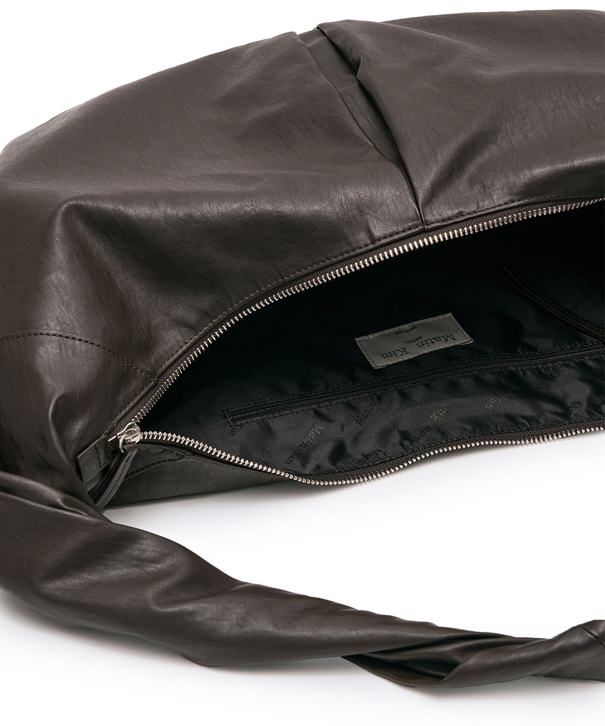 마뗑킴(MATIN KIM) TWIST HANDLE LARGE HOBO BAG IN DARK BROWN