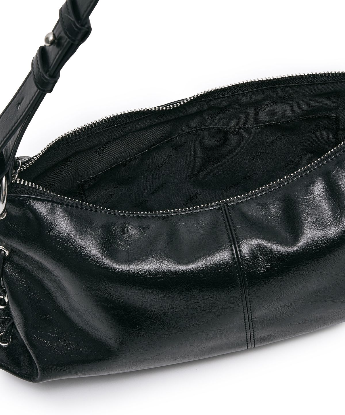 마뗑킴(MATIN KIM) EYELET SHIRRING SHOULDER BAG IN BLACK