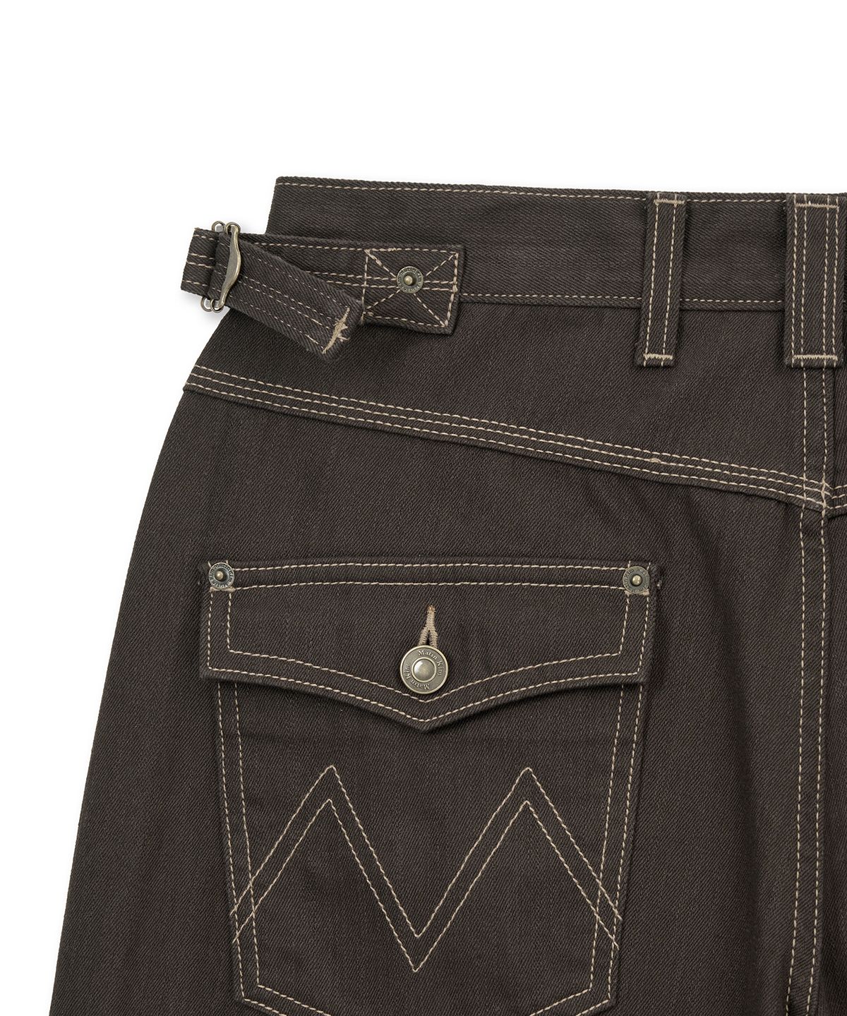 마뗑킴(MATIN KIM) WAIST BUCKLE STITCH POINT TWILL DENIM PANTS IN BROWN