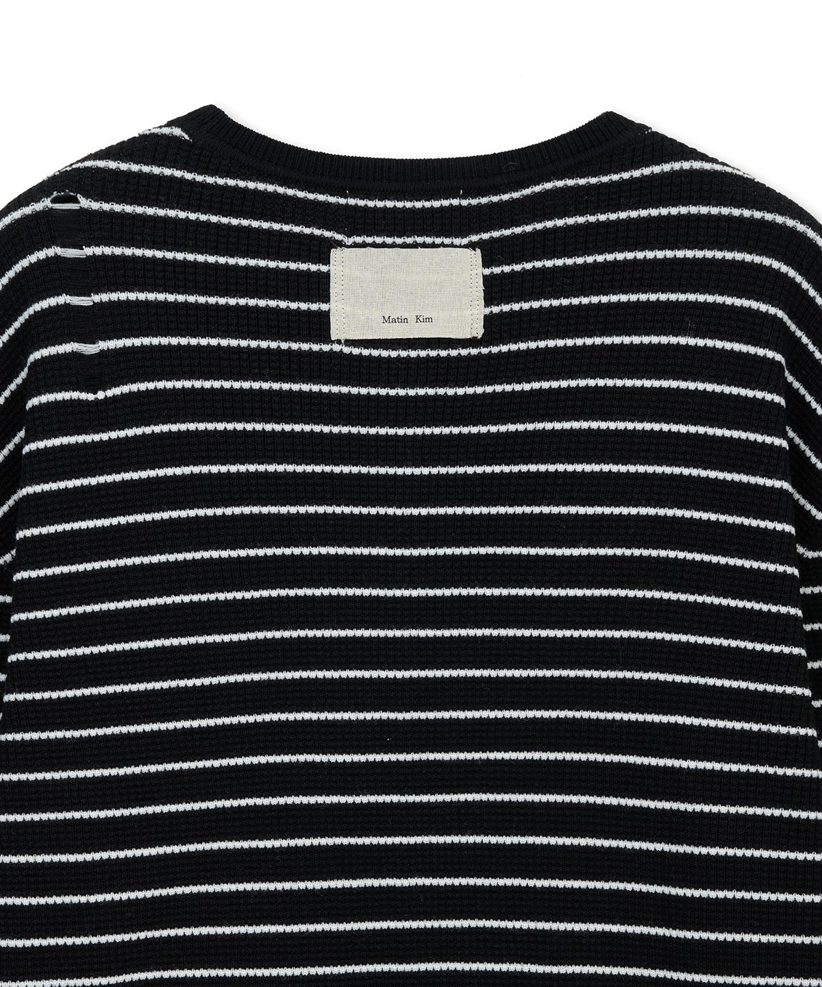 마뗑킴(MATIN KIM) STRIPE DAMAGED LOOSE PULLOVER IN BLACK
