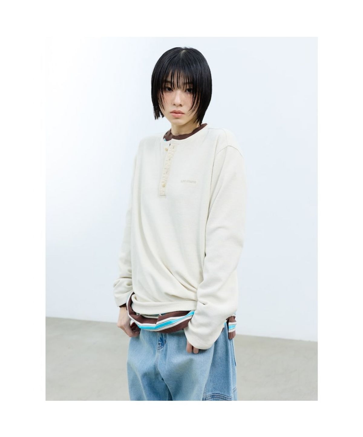 샌드 사운드(SAND SOUND) (UNISEX) 트위스티드 와플 헨리넥 롱슬리브 티셔츠 아이보리
