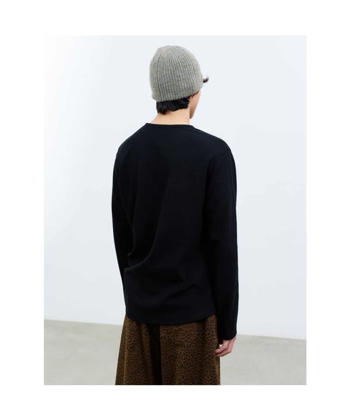 샌드 사운드(SAND SOUND) (UNISEX) 트위스티드 와플 헨리넥 롱슬리브 티셔츠 블랙
