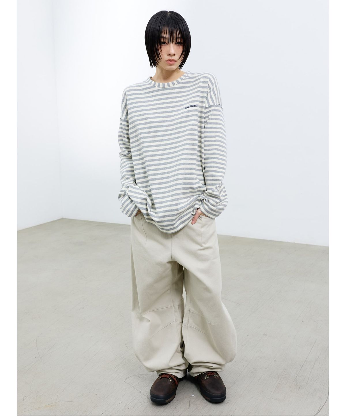 샌드 사운드(SAND SOUND) (UNISEX) 어닝 스트라이프 롱슬리브 티셔츠 그레이