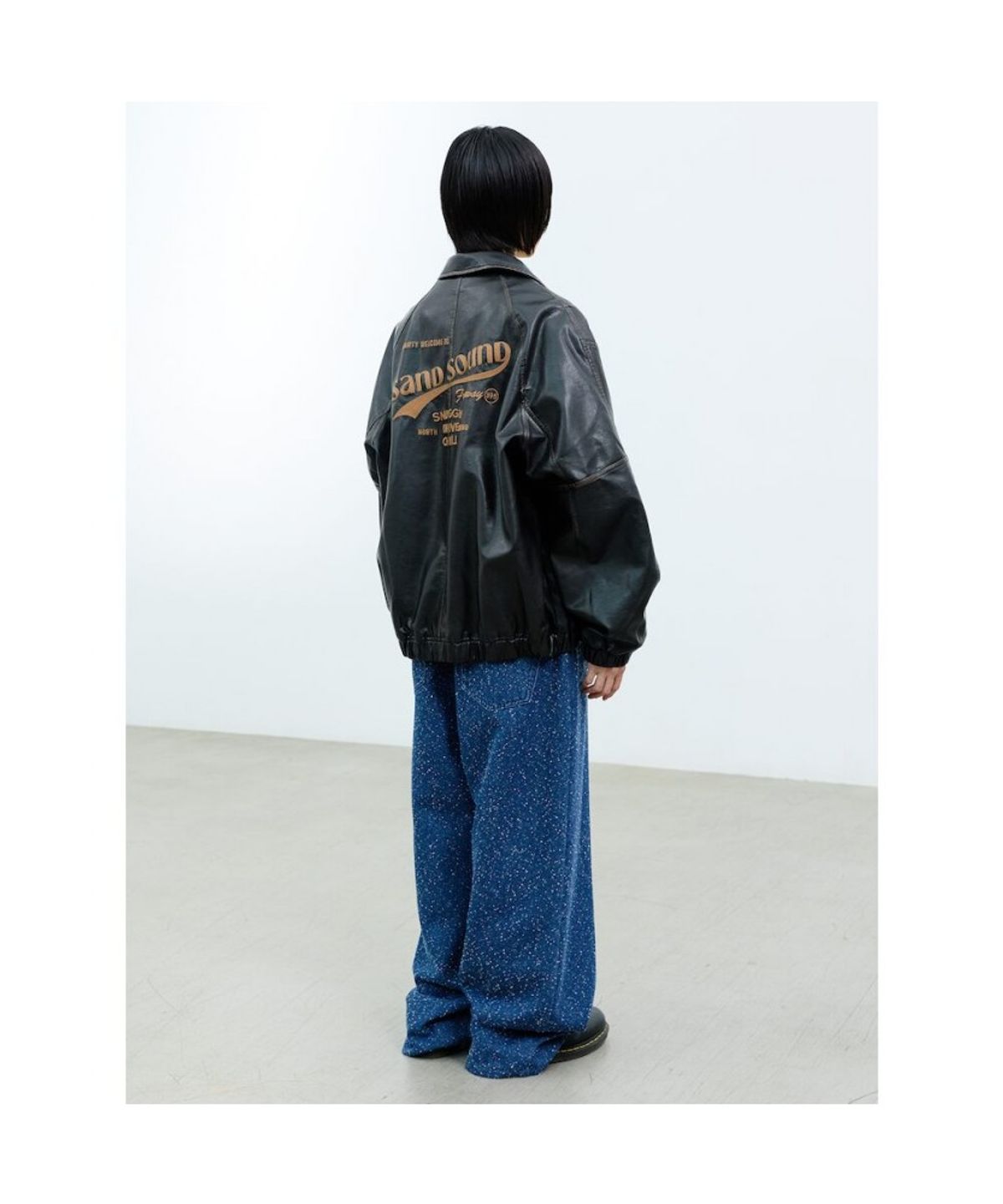 샌드 사운드(SAND SOUND) (UNISEX) 등판 자수 레더 블루종 블랙