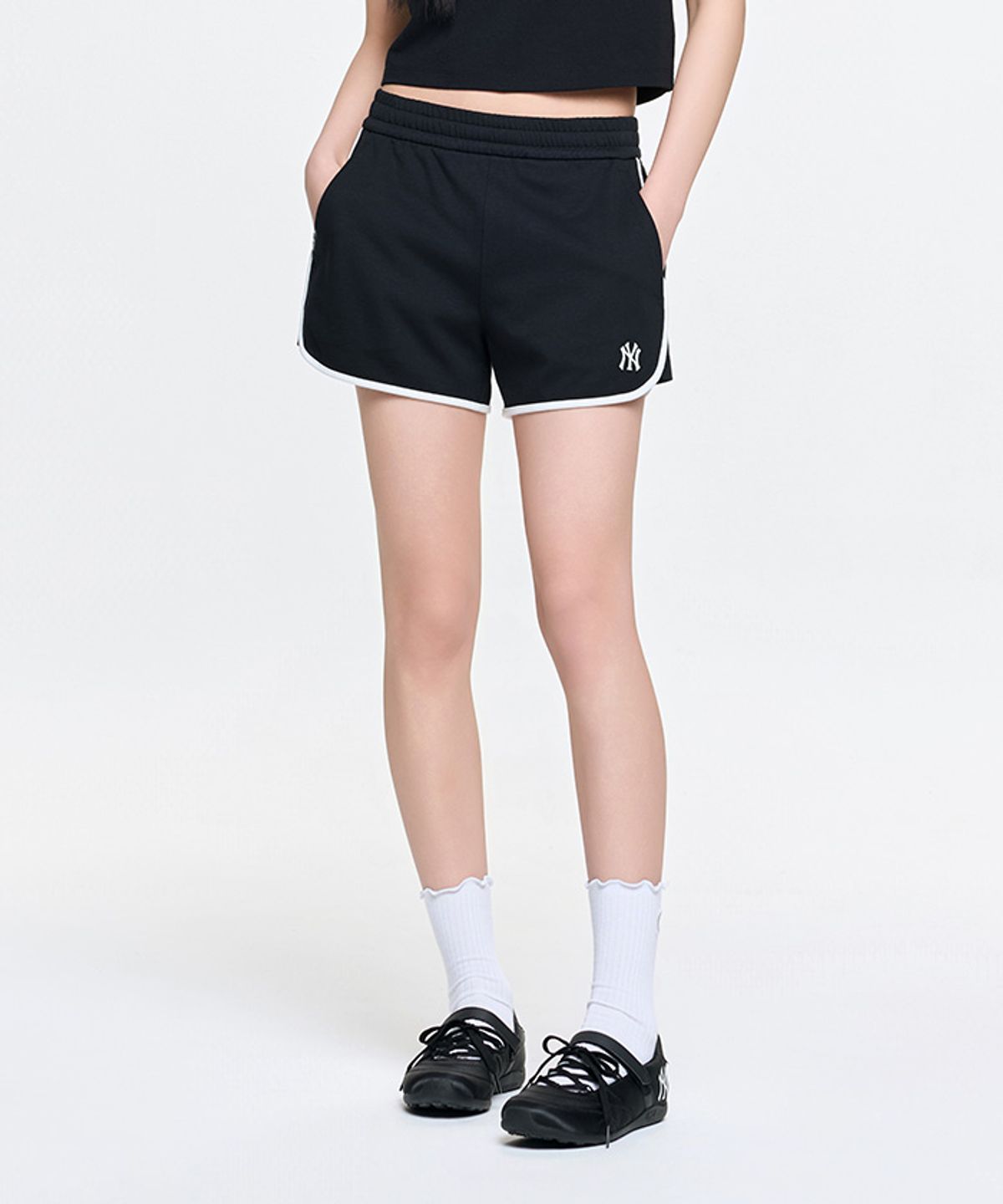 엠엘비(MLB) 여성 베이직 스몰로고 러닝 돌핀 팬츠 NY (Black)