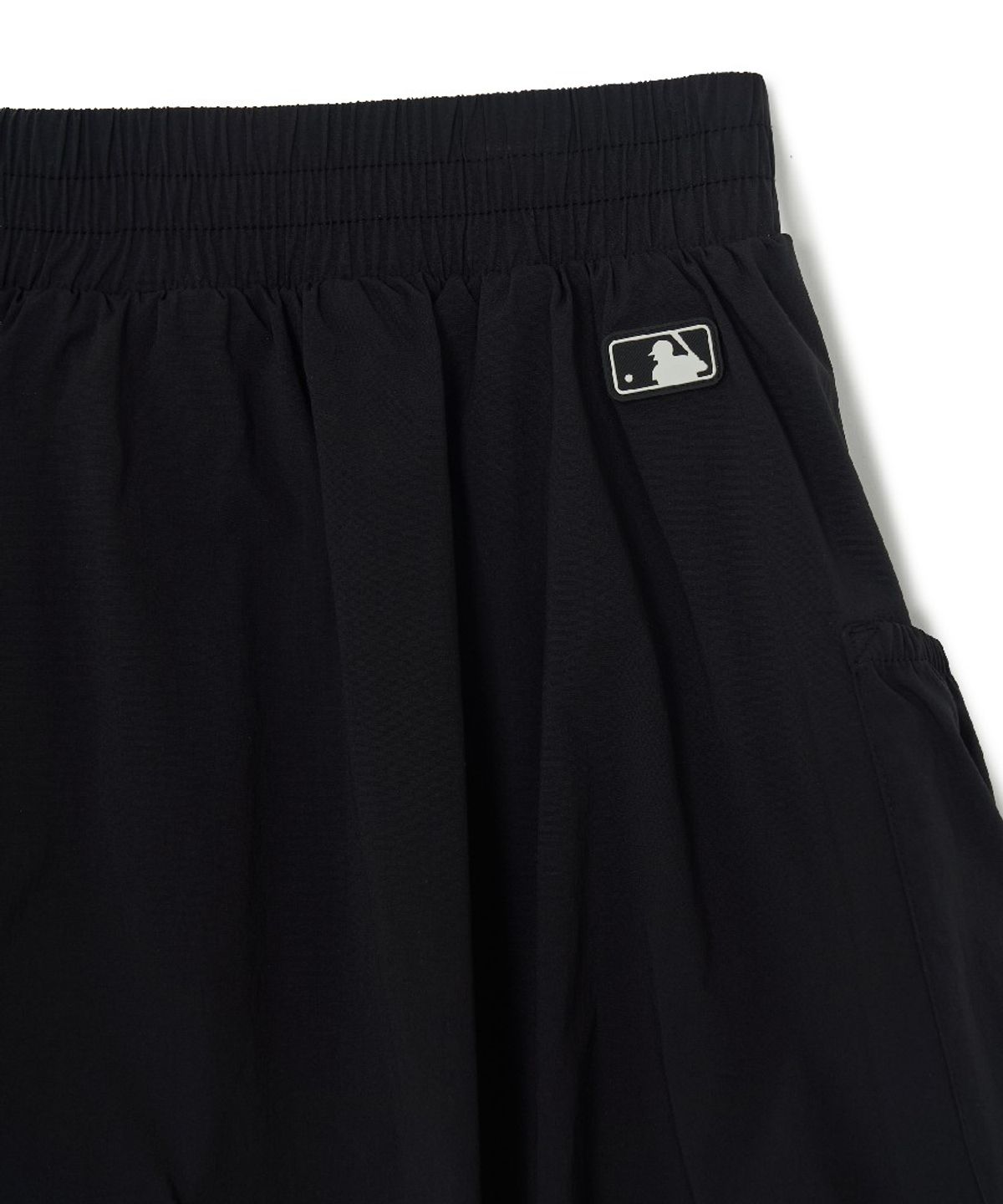 엠엘비(MLB) 여성 경량 코튼터치 벌룬 카고 미니스커트 NY (Black)
