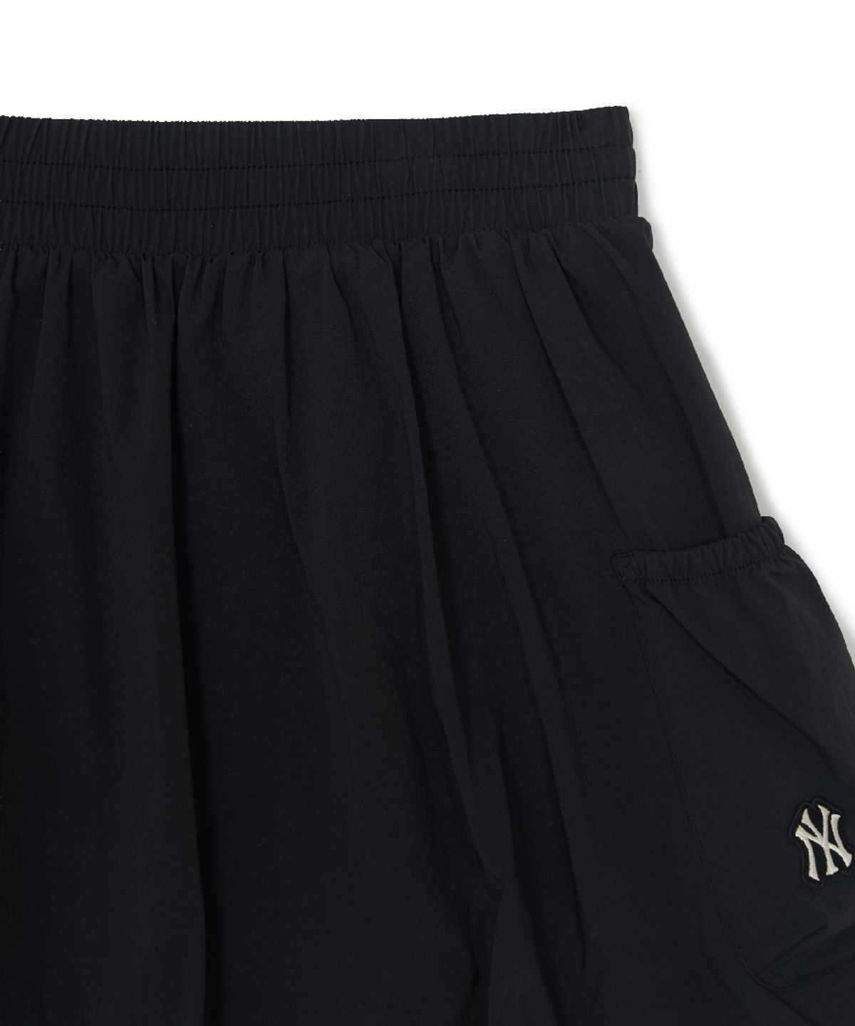 엠엘비(MLB) 여성 경량 코튼터치 벌룬 카고 미니스커트 NY (Black)