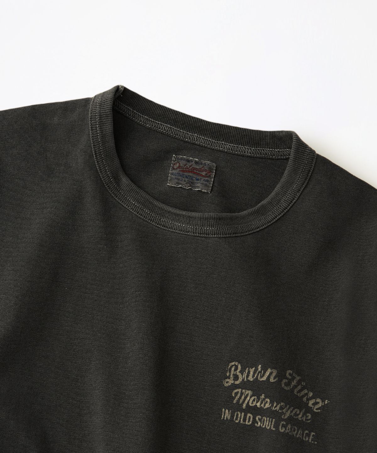 아웃스탠딩(OUTSTANDING) MOT SERIES LONG SLEEVE(SOUL GARAGE)_PIGMENT CHARCOAL
