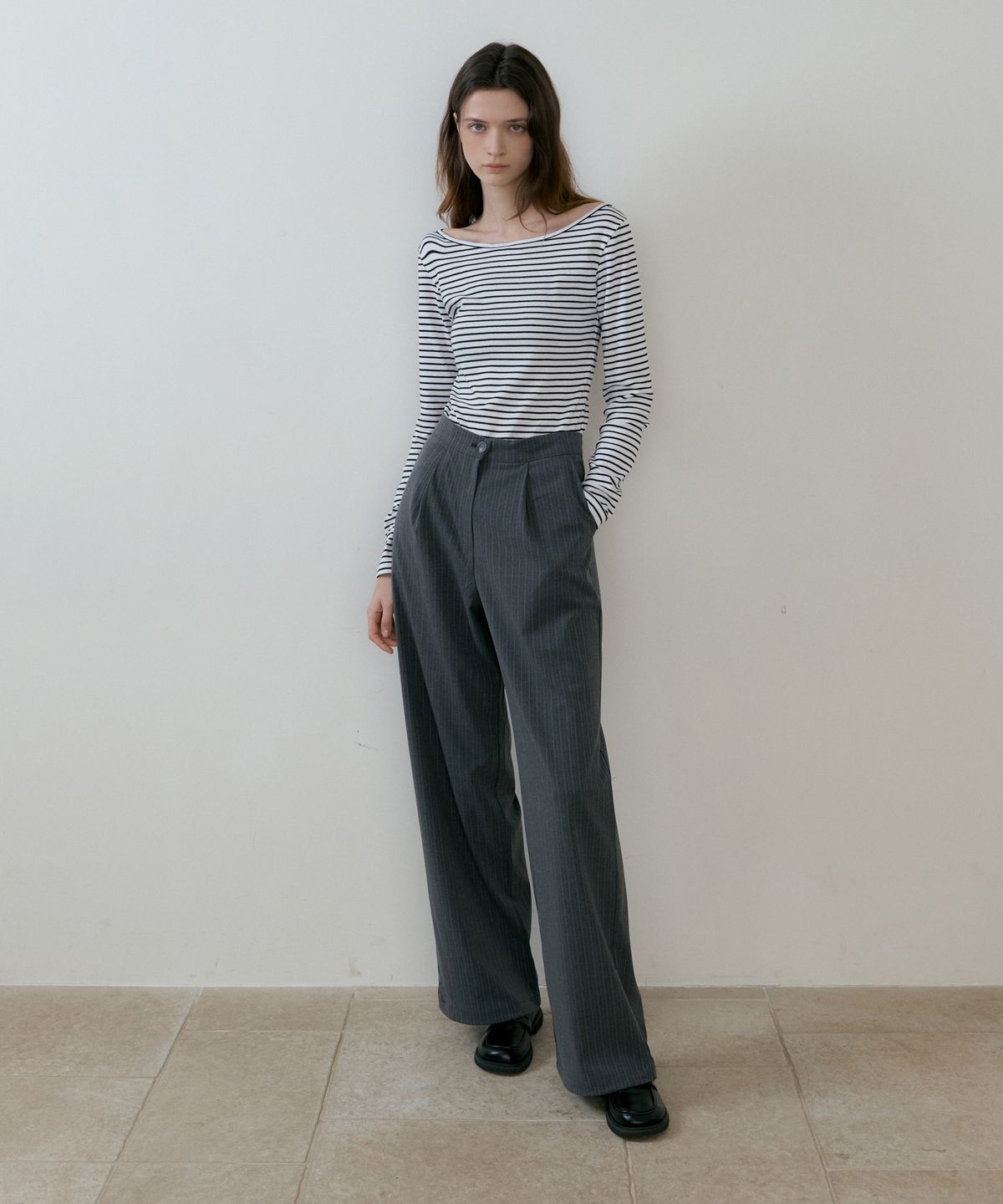 리올그(REORG) BATD STRIPE SLACKS GREY
