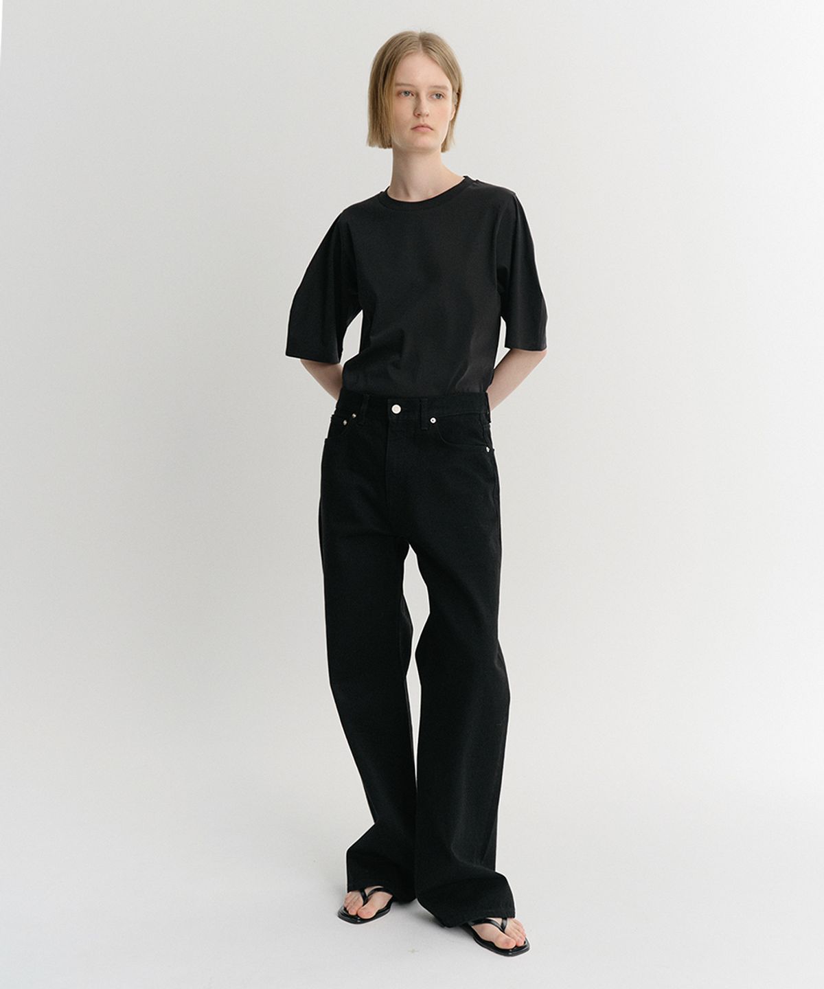 이아(EAAH) STRAIGHT DENIM PANTS (BLACK)