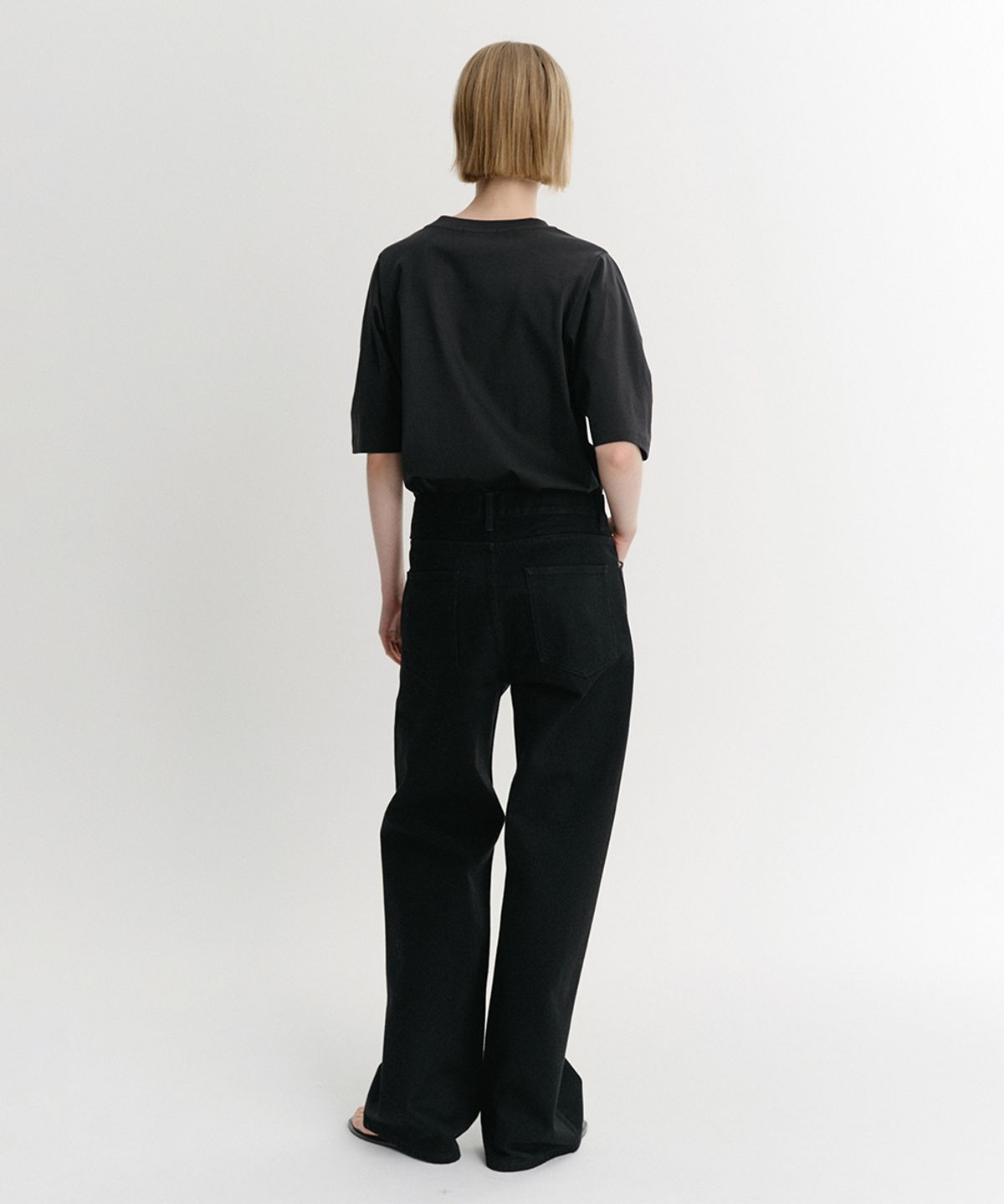 이아(EAAH) STRAIGHT DENIM PANTS (BLACK)