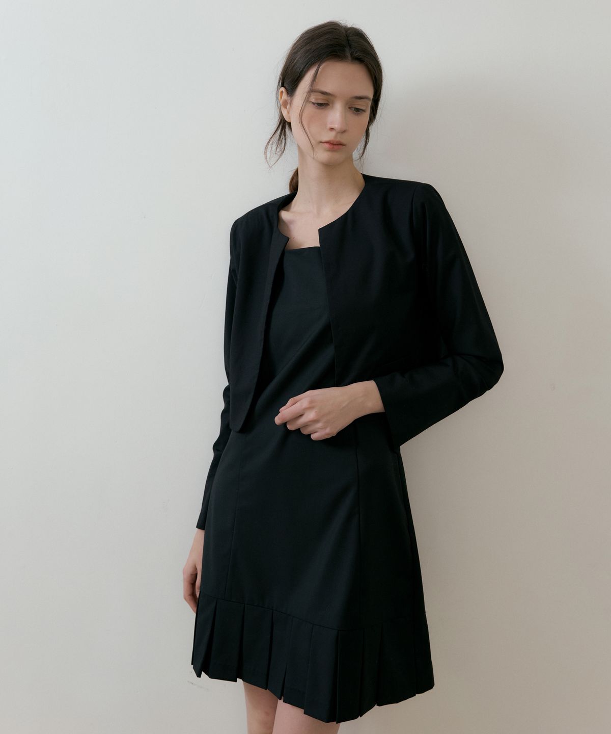 리올그(REORG) BATD JACKET WITH PLEATS SLEEVELESS OPS BLACK