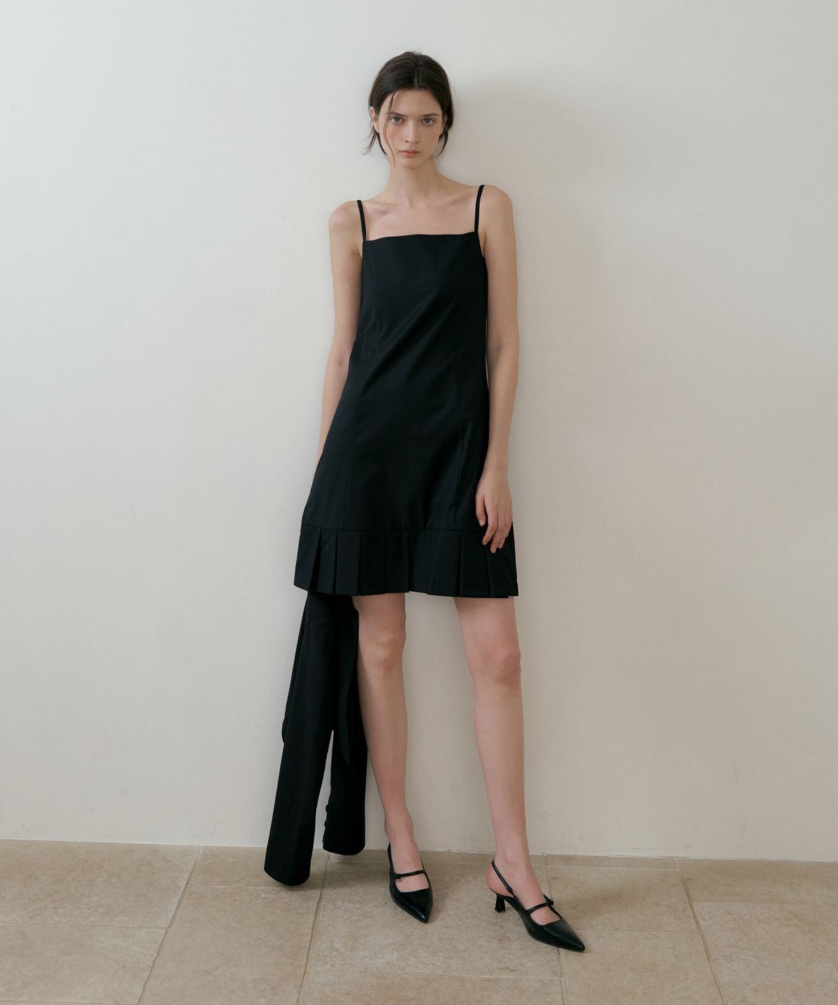 리올그(REORG) BATD JACKET WITH PLEATS SLEEVELESS OPS BLACK