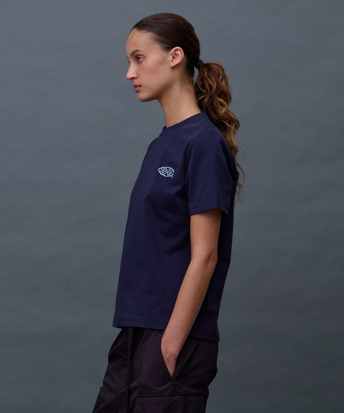 미나수(MENASOO) Run Symbol Sorona T Shirt (Basic Fit)