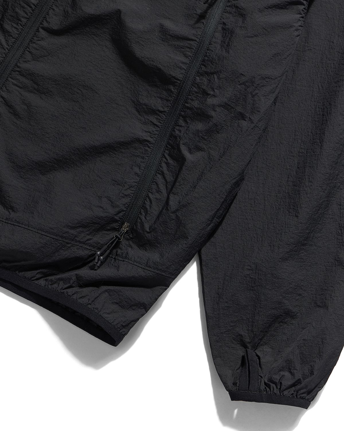 언어펙티드 에센셜(UNAFFECTED ESSENTIAL) LS COMFORT WINDBREAKER / BLACK