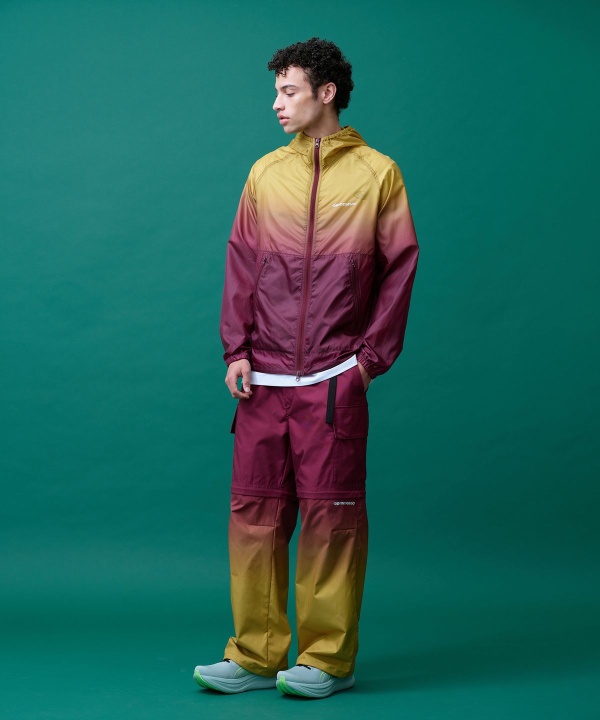 미나수(MENASOO) Unisex Gradient Windbreaker High Neck Jumper