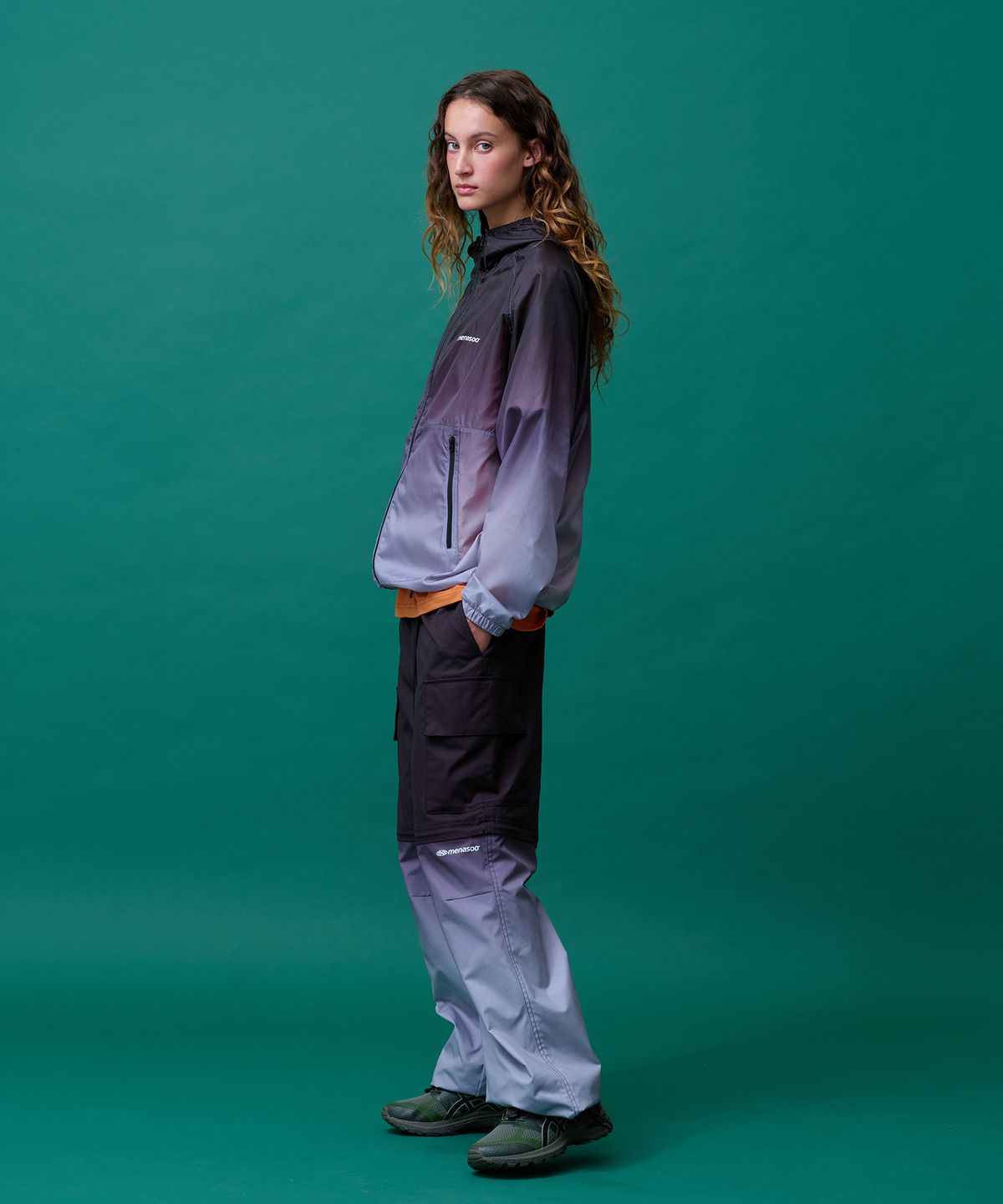 미나수(MENASOO) Unisex Gradient Windbreaker High Neck Jumper
