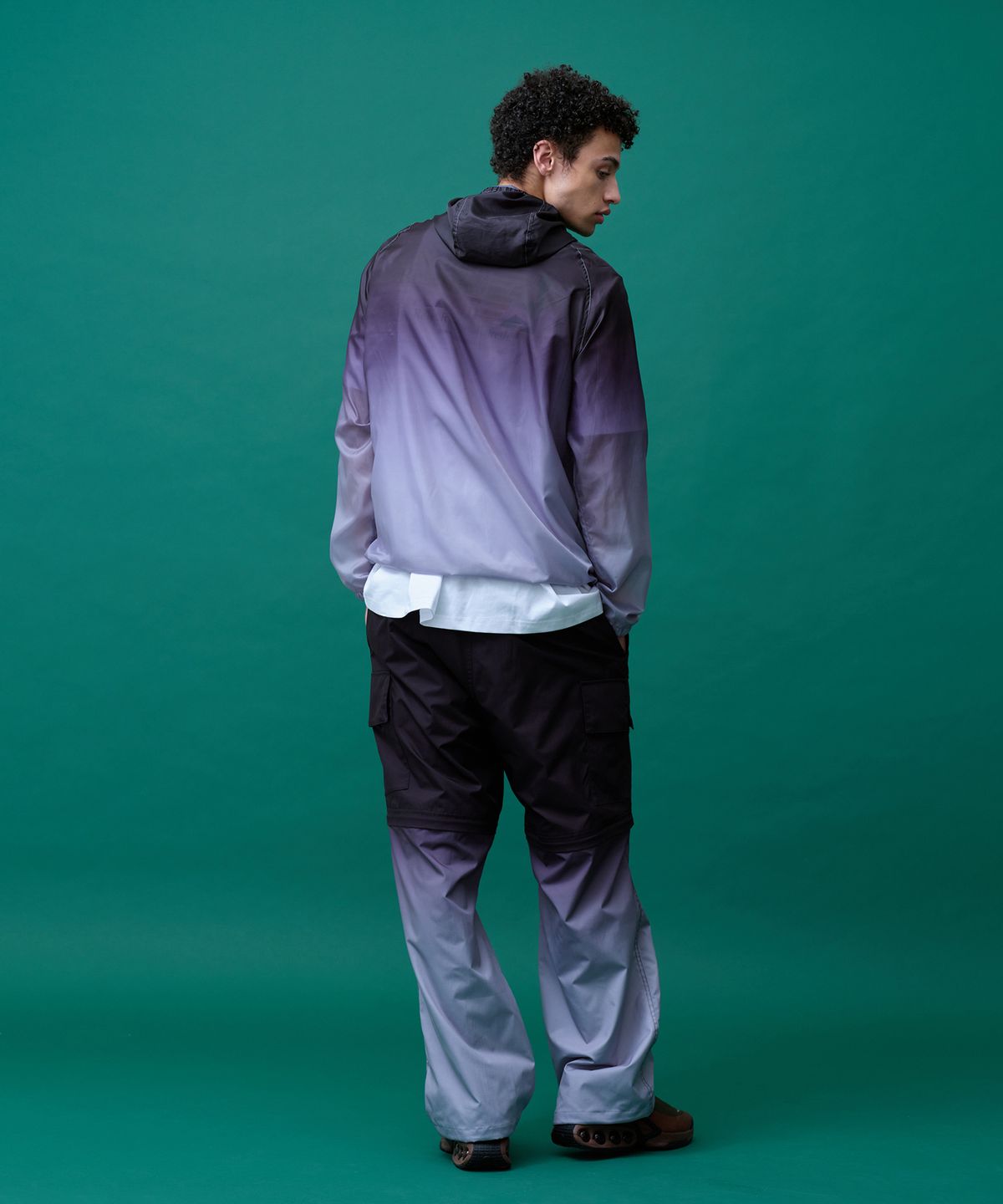 미나수(MENASOO) Unisex Gradient Windbreaker High Neck Jumper