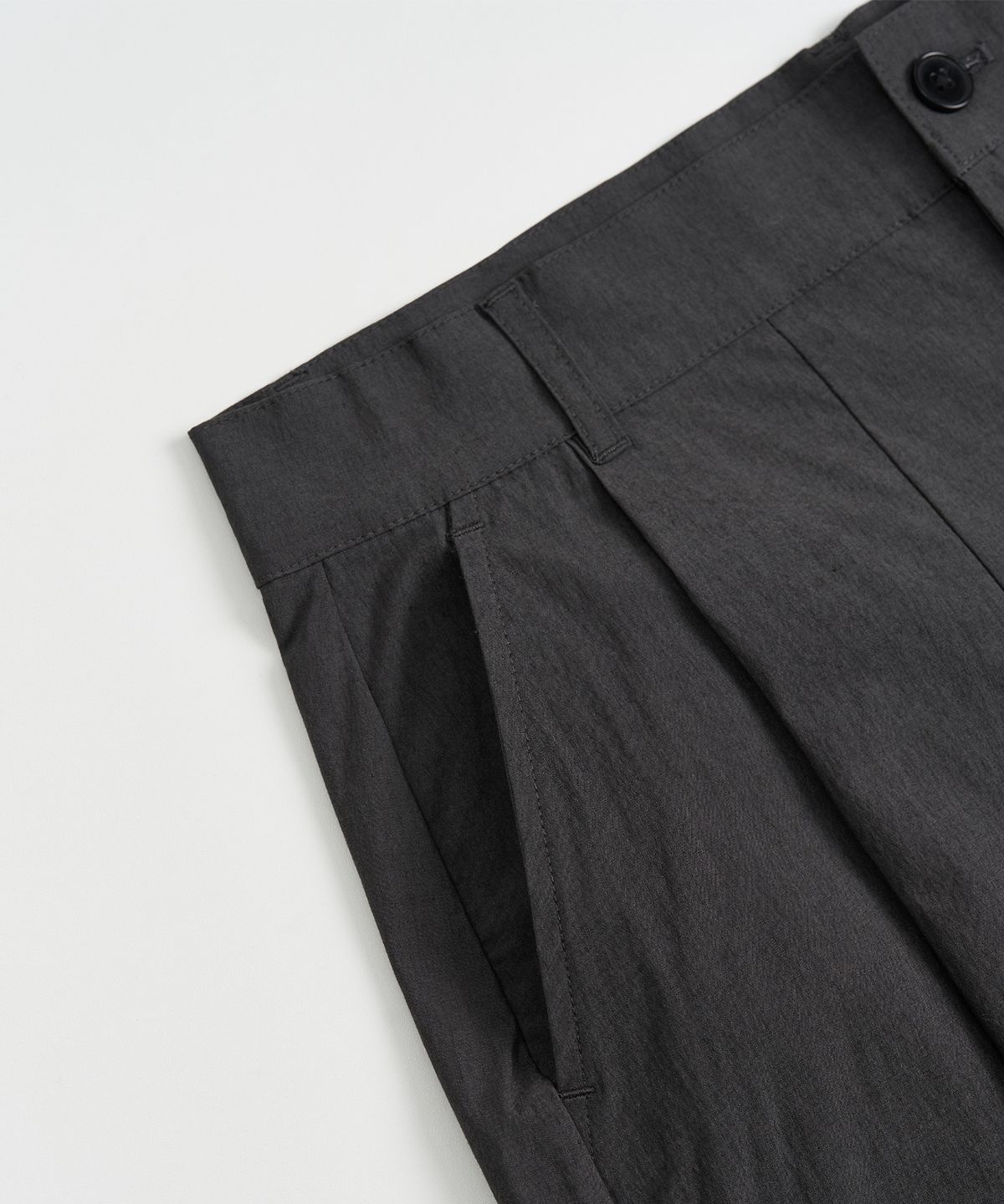 엑스컨테이너(EXCONTAINER) [여름용] 나일론 이지 턱 와이드 팬츠 (CHARCOAL)