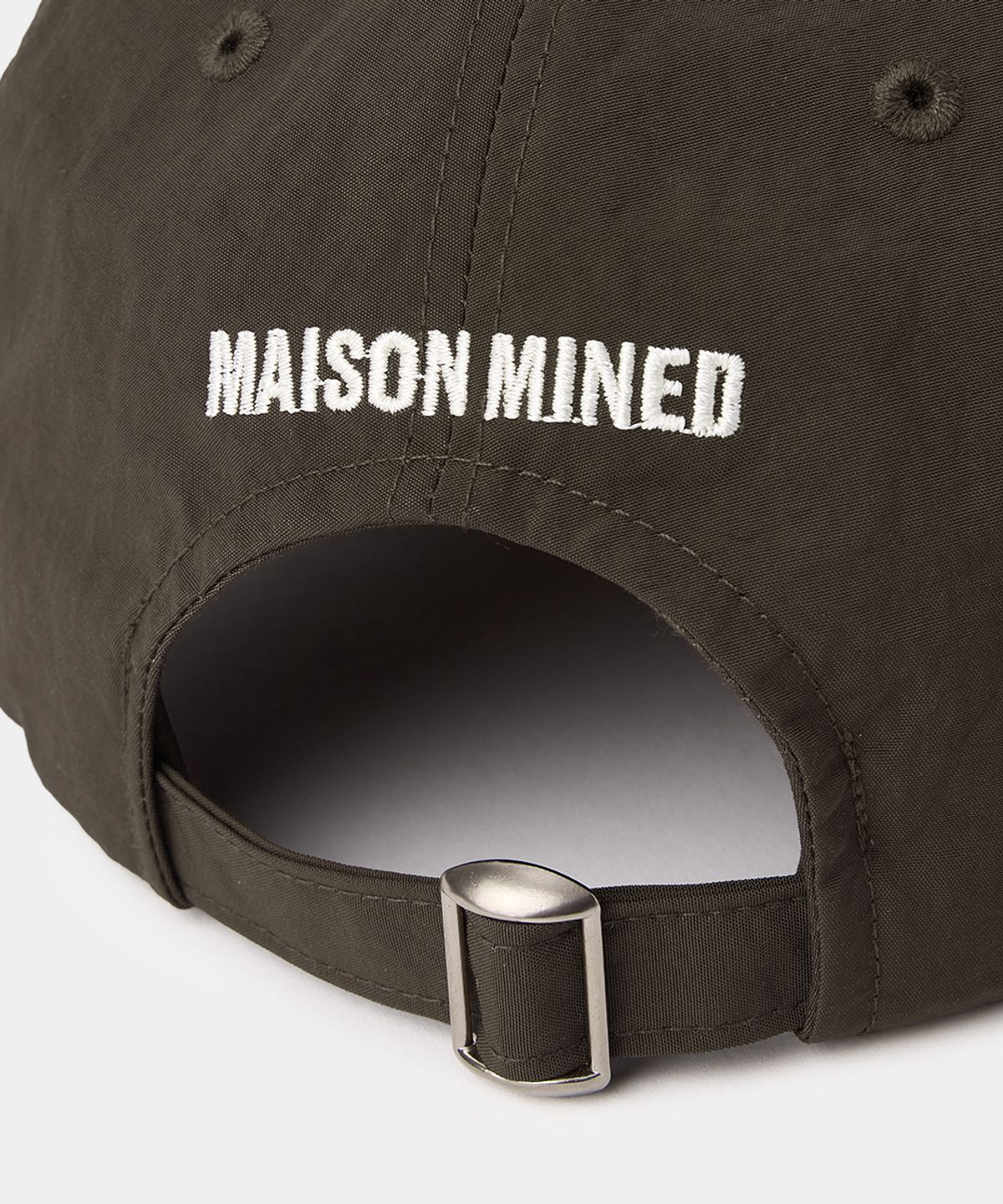 메종미네드(MAISON MINED) NYLON TRUCKER CAP BROWN