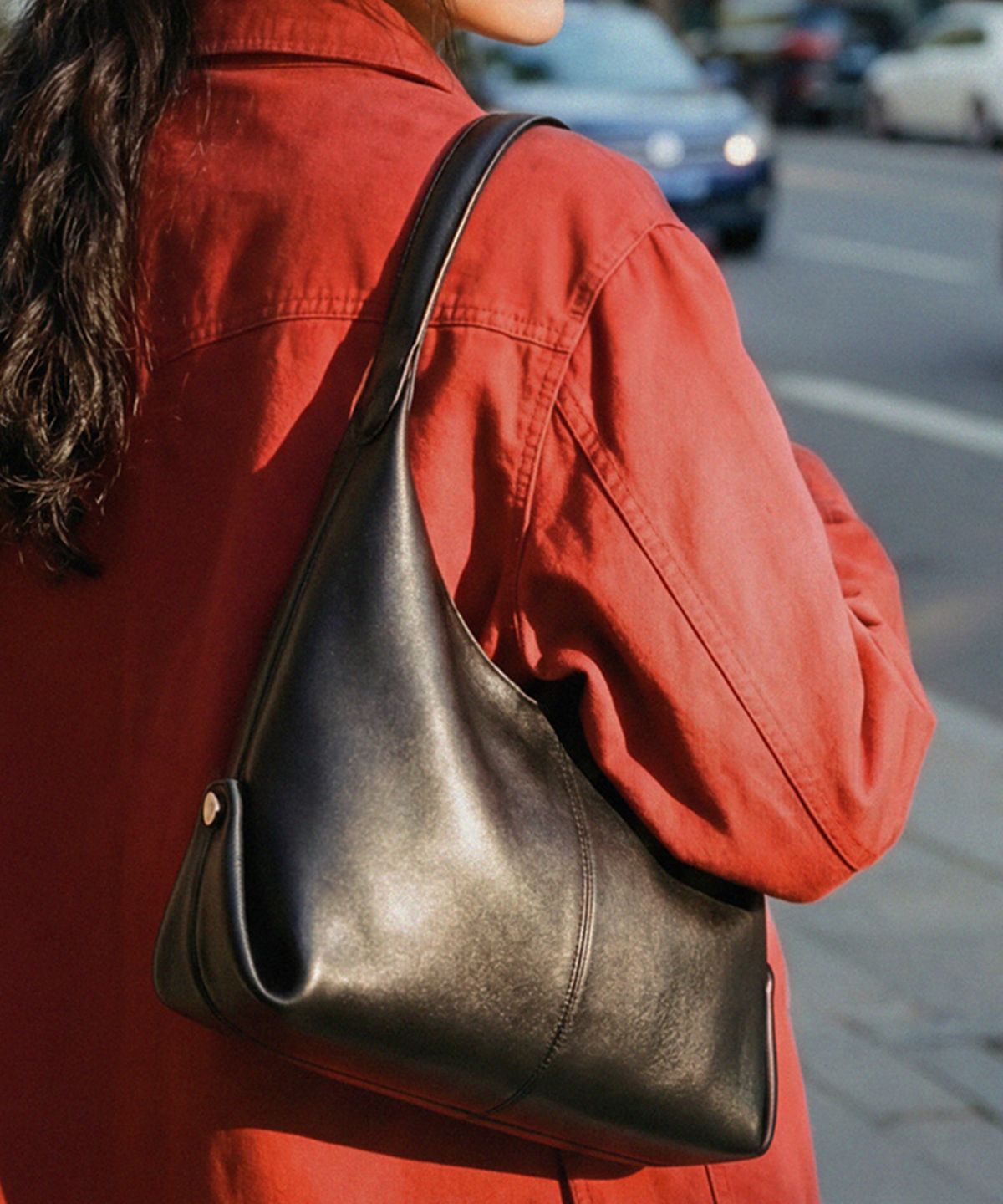 시야쥬(SIYAZU) SIAC3076 Lambskin Flow Bag M_Black