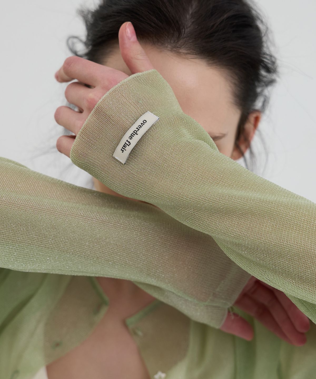 오버듀플레어(OVERDUEFLAIR) SHEER GLOSSY CARDIGAN_JELLY MINT