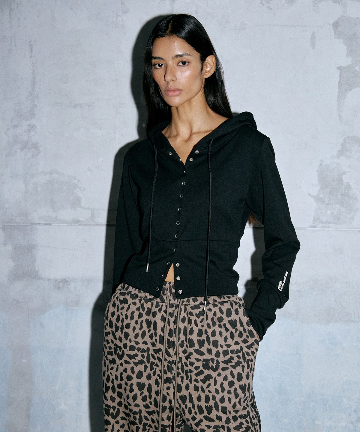 와르 포 우먼(WAARFORWOMAN) WT-49 아일렛 후드 집업(2colors)