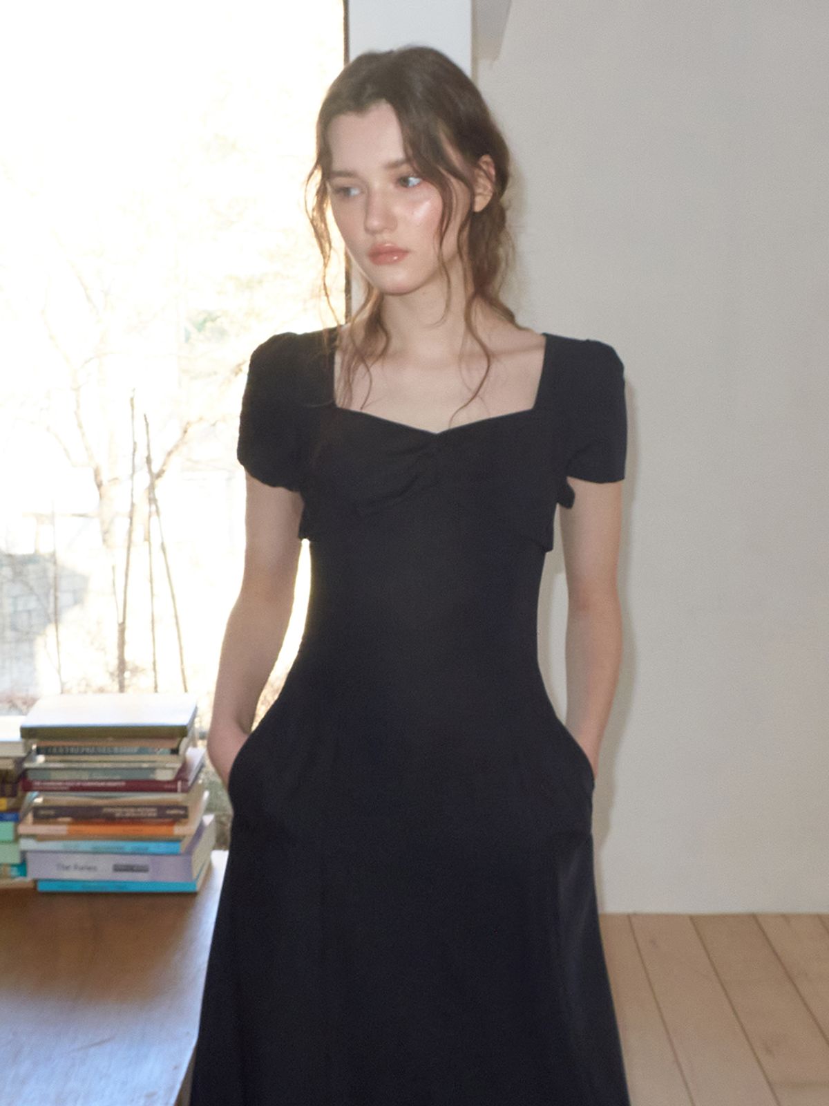 에트몽(ETMON) Heart Neck Ribbon Dress, Black