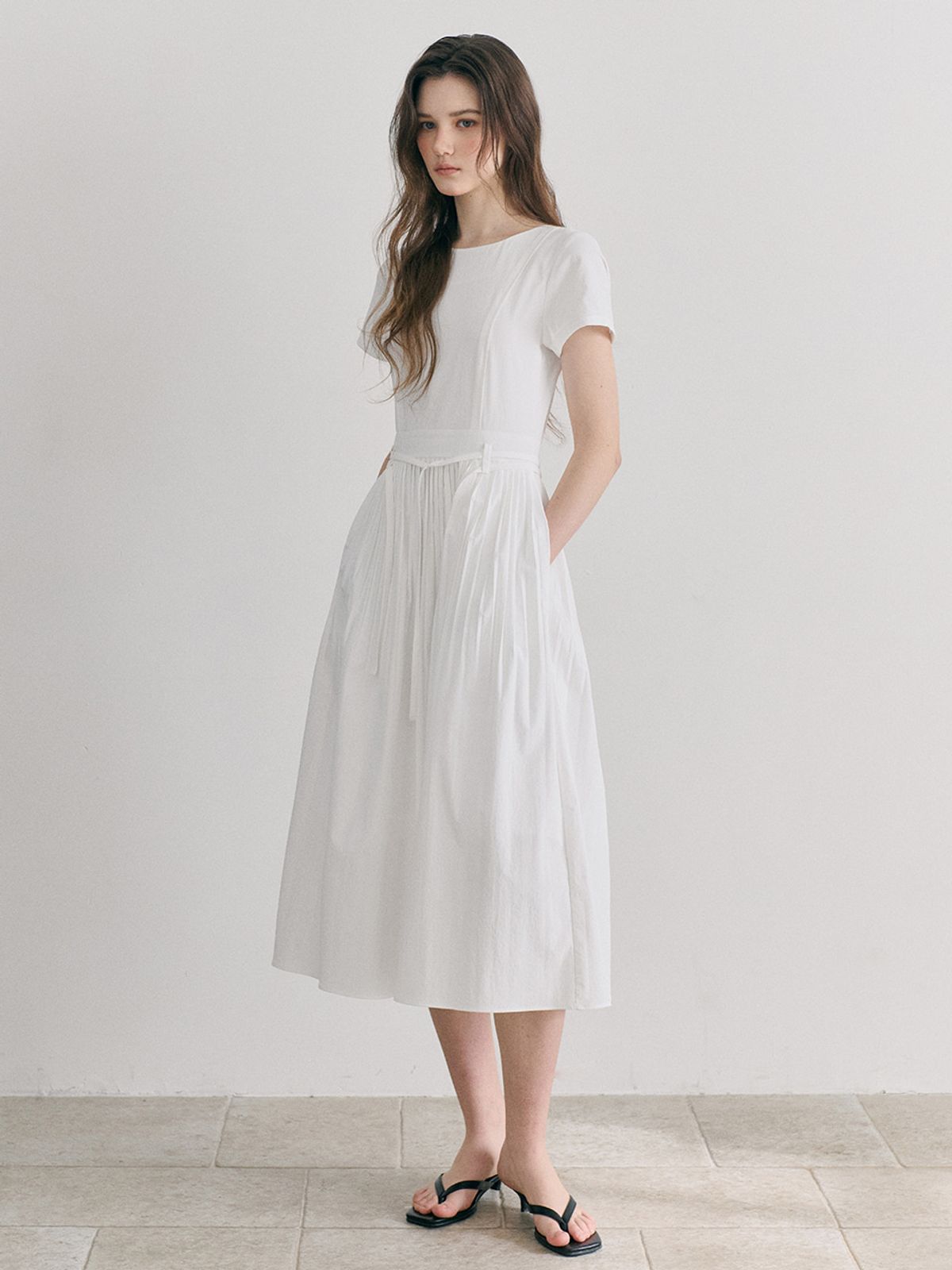 에트몽(ETMON) Pintuck Pleats Strap Dress, White
