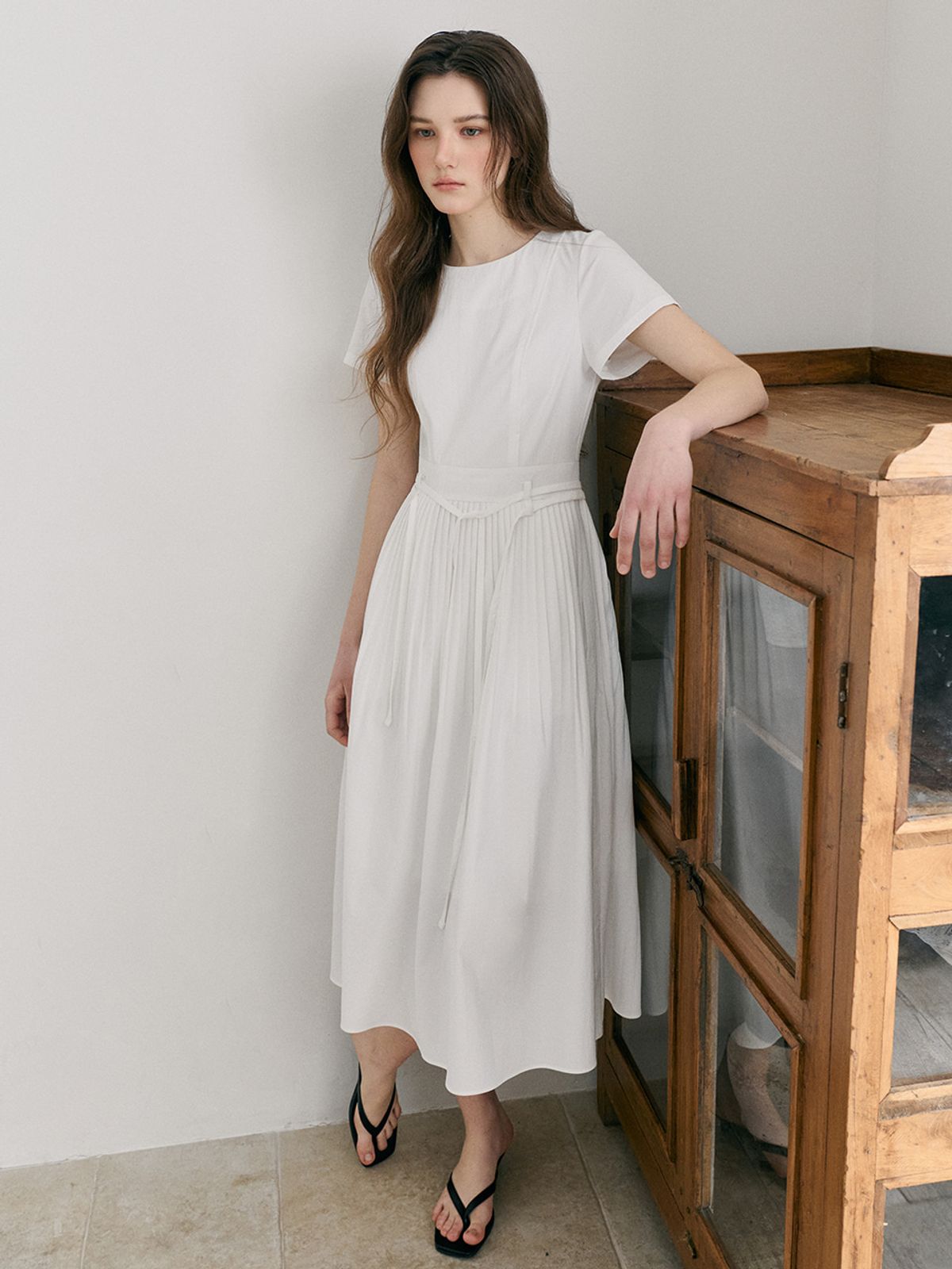 에트몽(ETMON) Pintuck Pleats Strap Dress, White