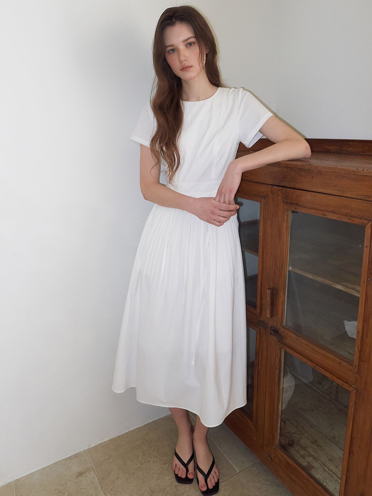 에트몽(ETMON) Pintuck Pleats Strap Dress, White