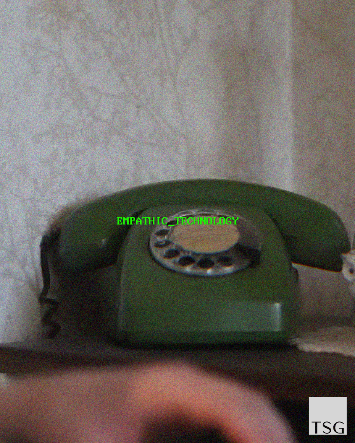 티셔츠 갤러리(TSHIRTS GALLERY) [17s FINE] Retro Empathic Technology 반팔 티셔츠 - Dial Phone