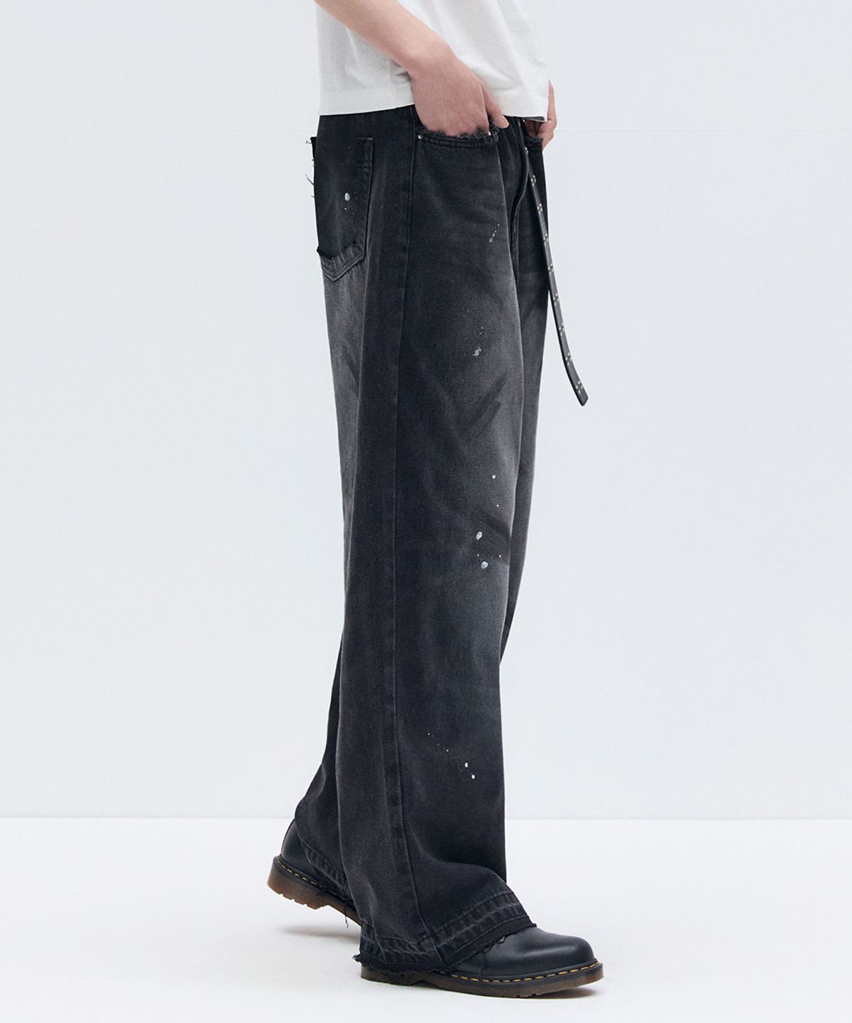 메종미네드(MAISON MINED) HAND PAINT FADED DENIM PANTS BLACK