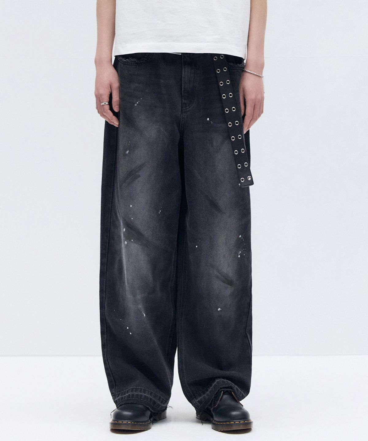 메종미네드(MAISON MINED) HAND PAINT FADED DENIM PANTS BLACK