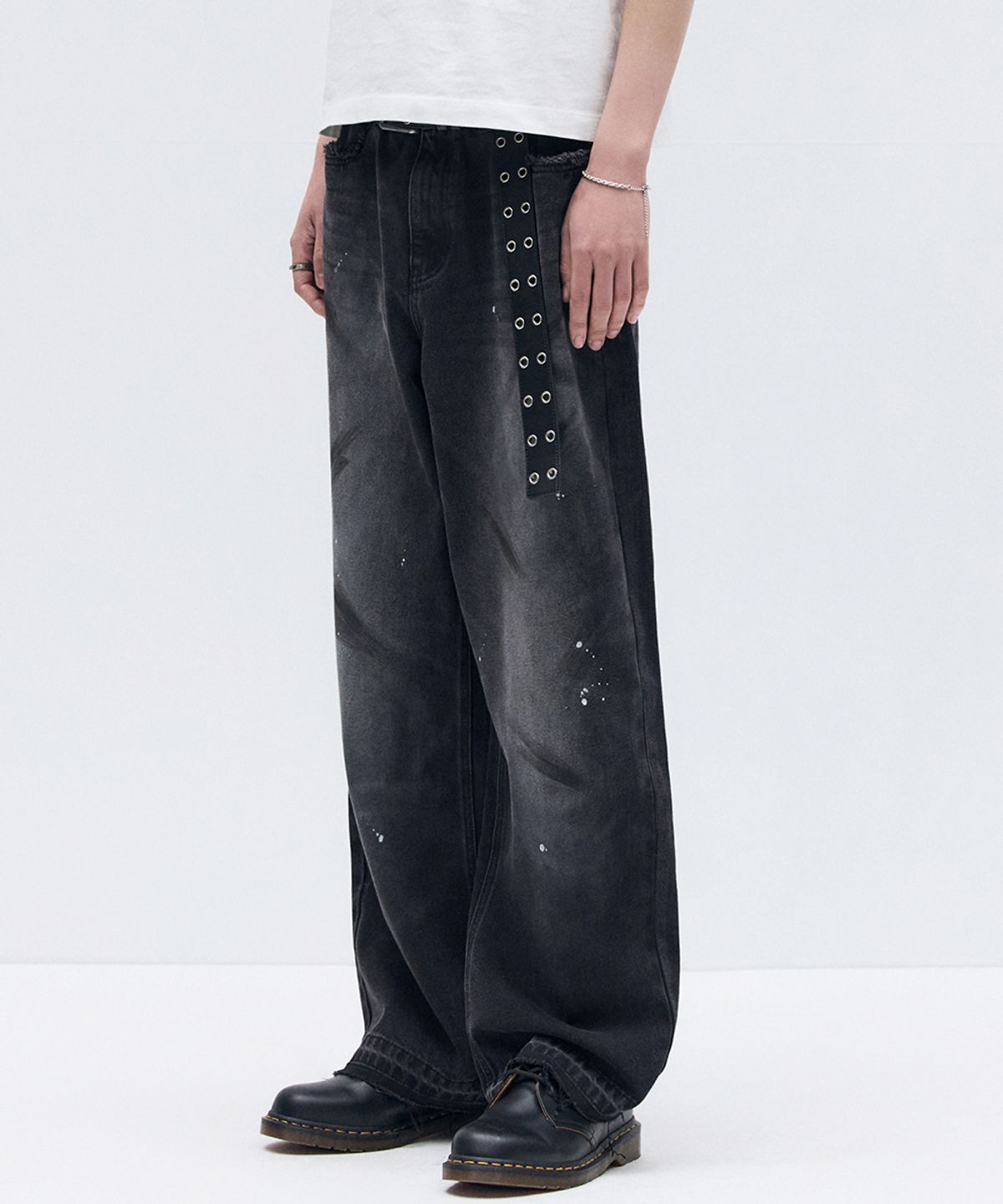 메종미네드(MAISON MINED) HAND PAINT FADED DENIM PANTS BLACK