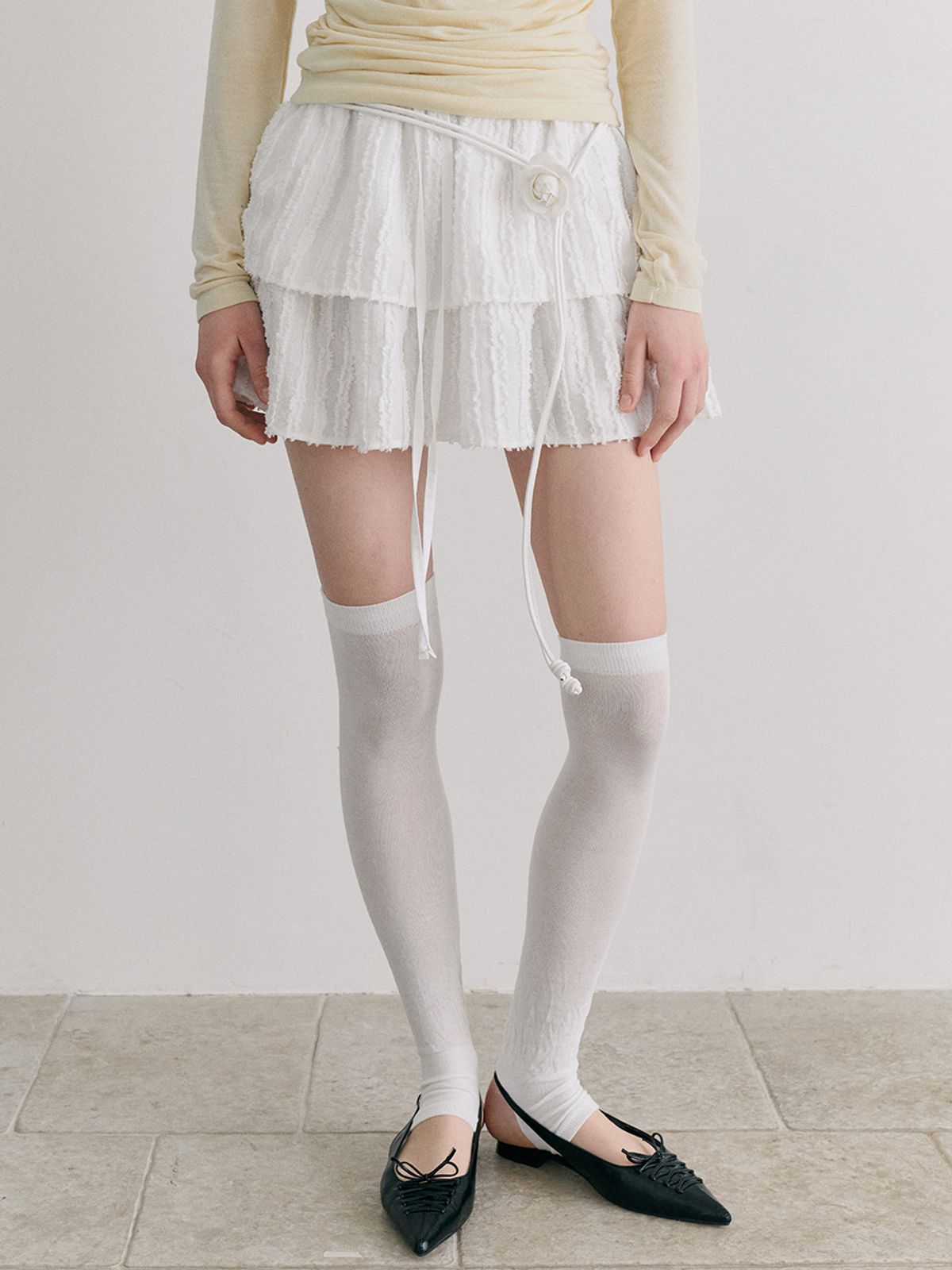 에트몽(ETMON) Texture Tiered Mini Skirt, White