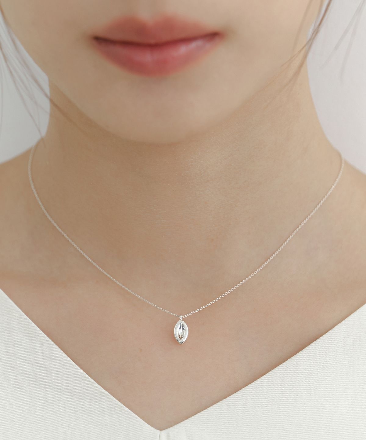 바이위켄드(BYWEEKEND) Petal necklace