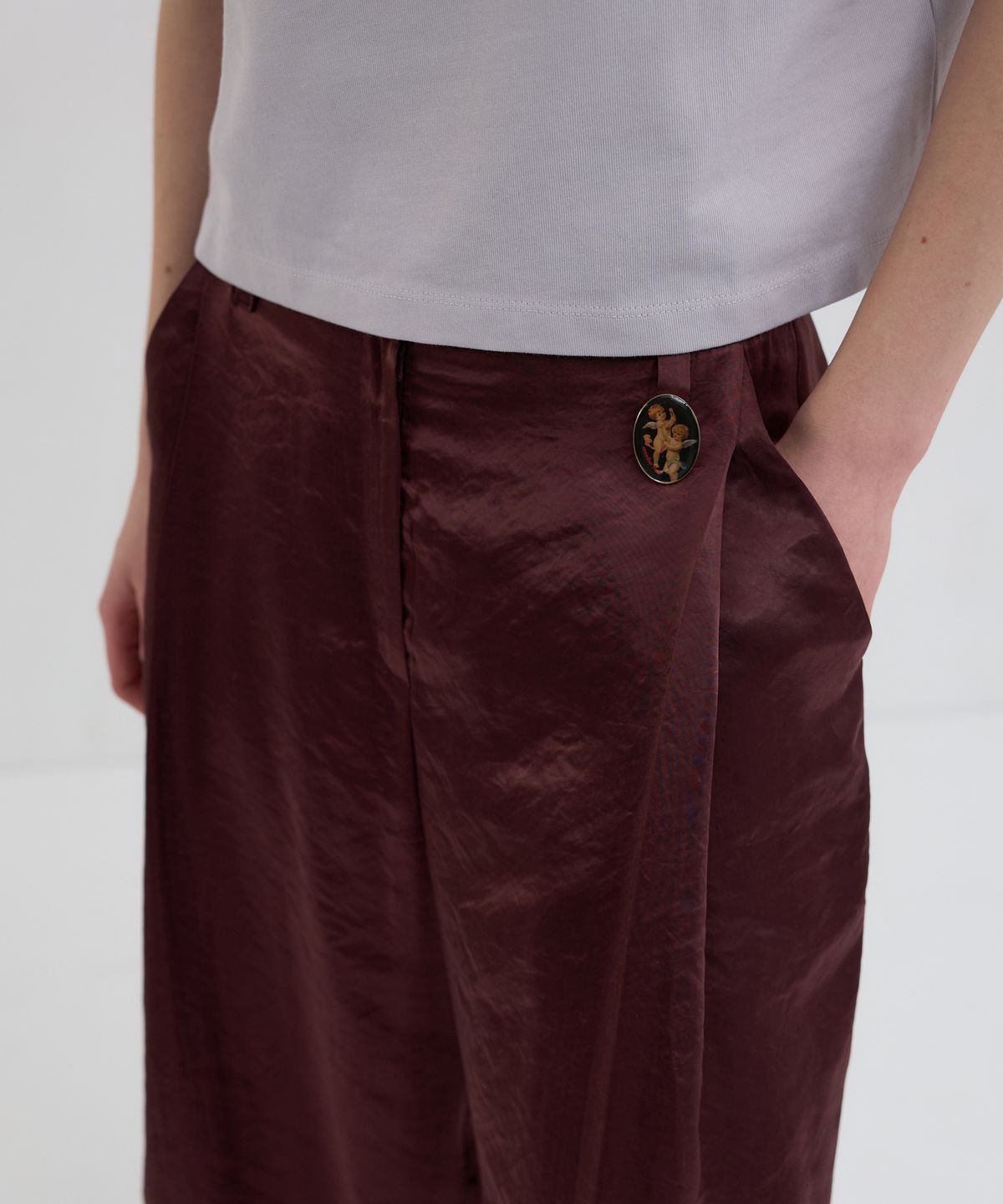 오버듀플레어(OVERDUEFLAIR) SATIN WIDE PANTS_CHERRY BROWN