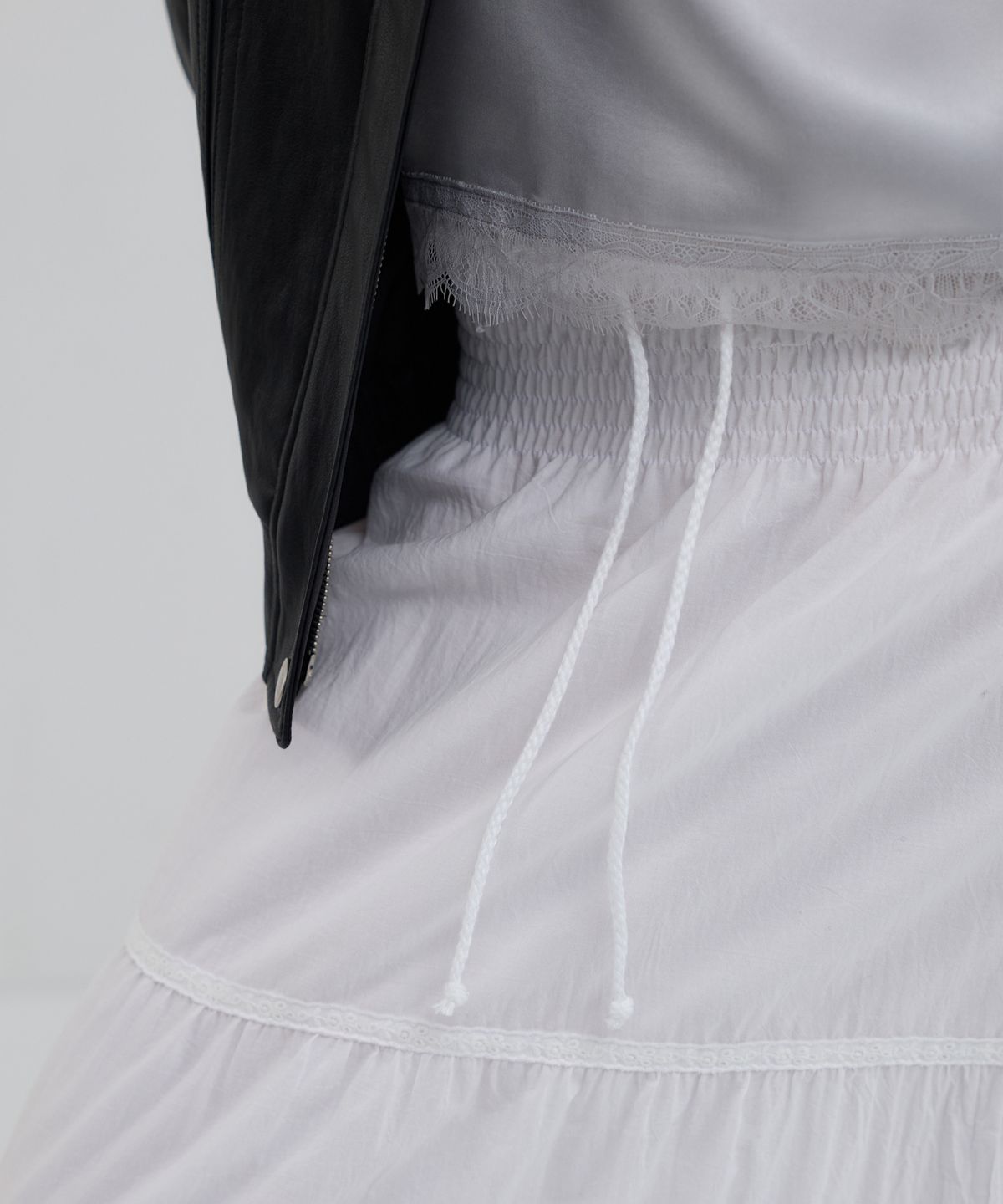 오버듀플레어(OVERDUEFLAIR) SMOCKED TIERED LONG SKIRT_WHITE
