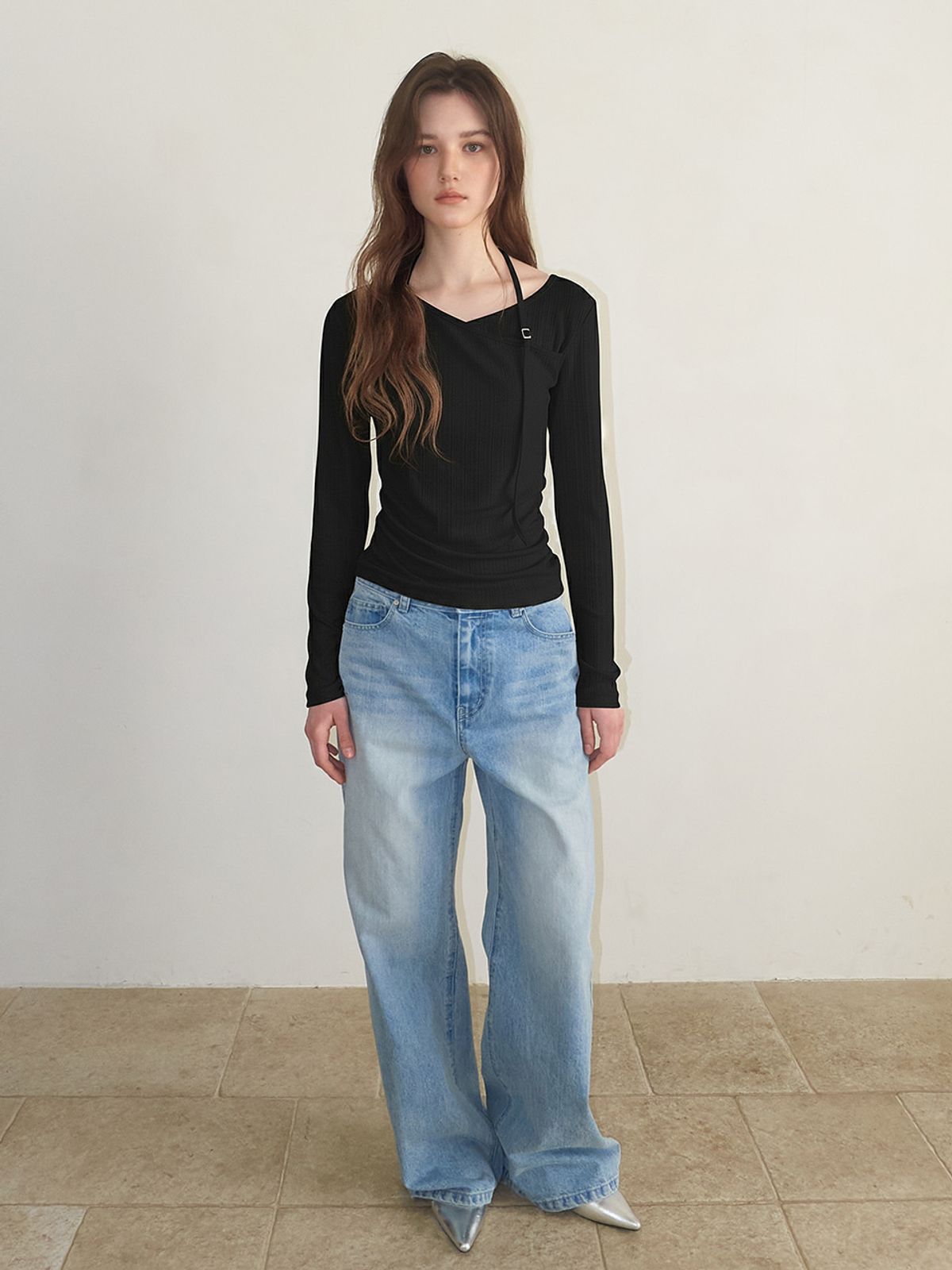 에트몽(ETMON) Buckle Strap T-Shirt, Black