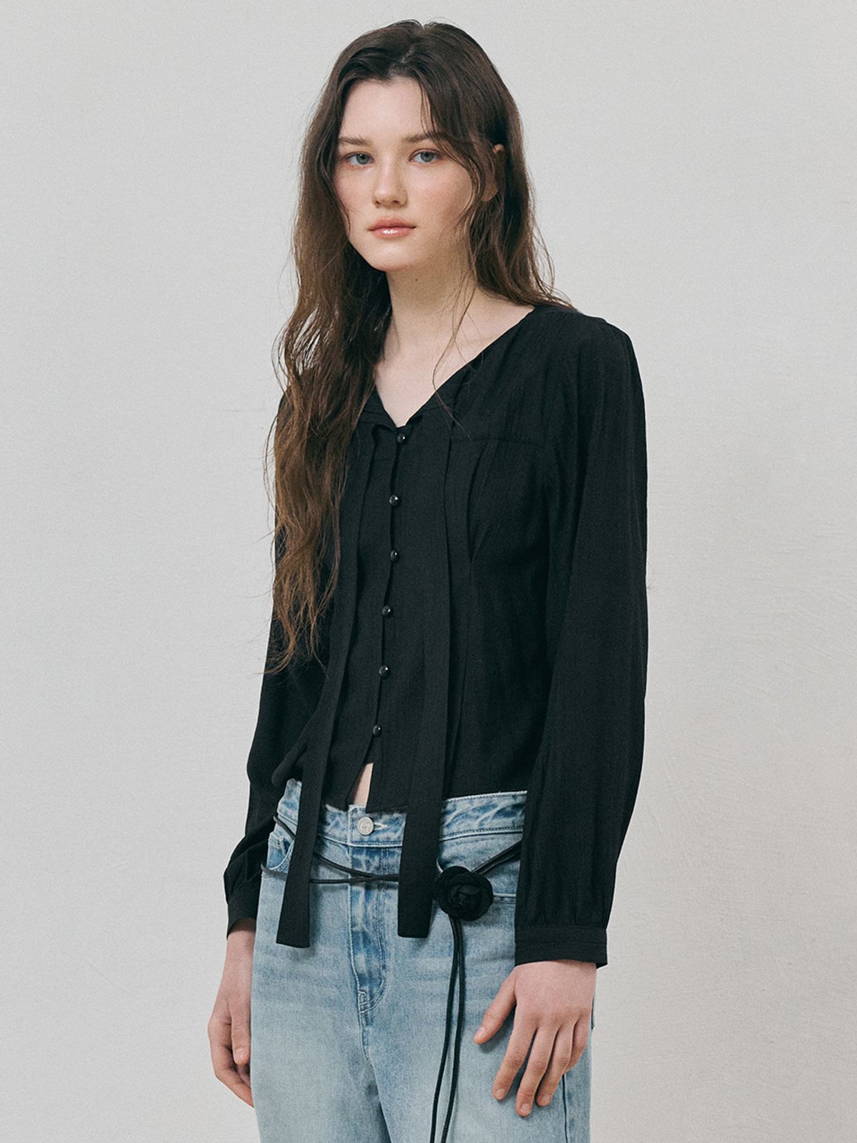 에트몽(ETMON) Tie Pintuck Blouse, Black