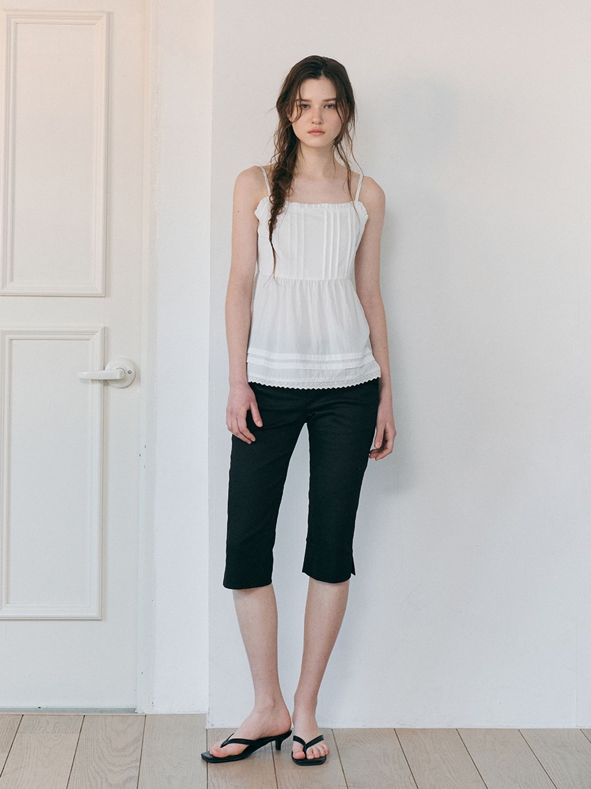 에트몽(ETMON) Pintuck Sleeveless Blouse, White